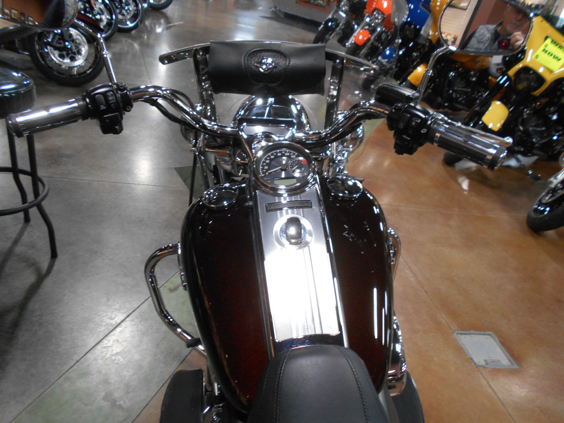 2011 Harley-Davidson Road King® Classic in Mauston, Wisconsin - Photo 8