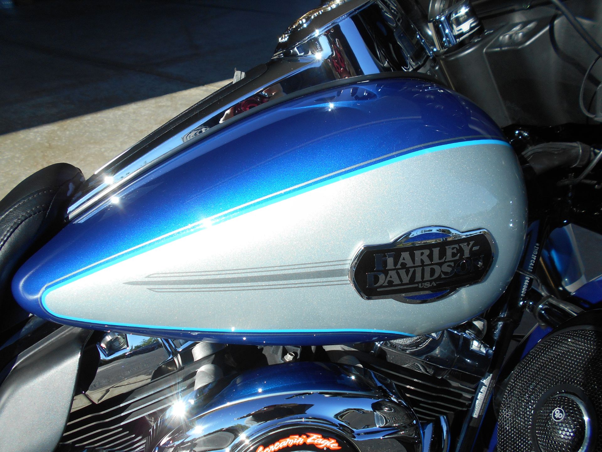 2010 Harley-Davidson Ultra Classic® Electra Glide® in Mauston, Wisconsin - Photo 2