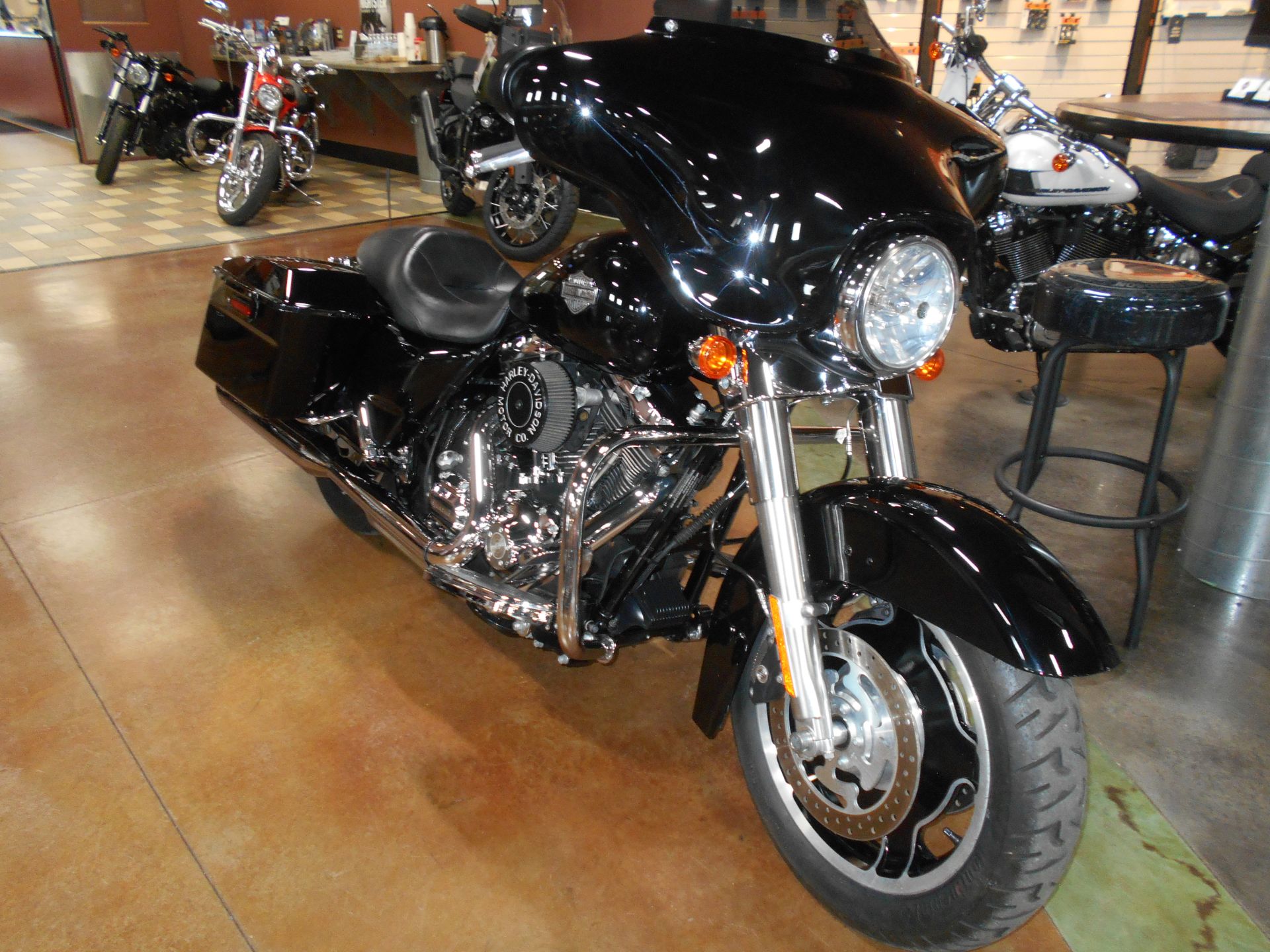 2009 Harley-Davidson Street Glide® in Mauston, Wisconsin - Photo 4