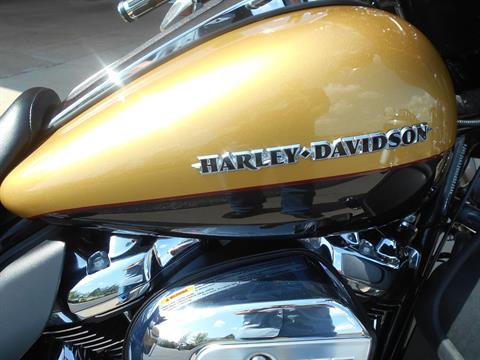 2017 Harley-Davidson Ultra Limited Low in Mauston, Wisconsin - Photo 2