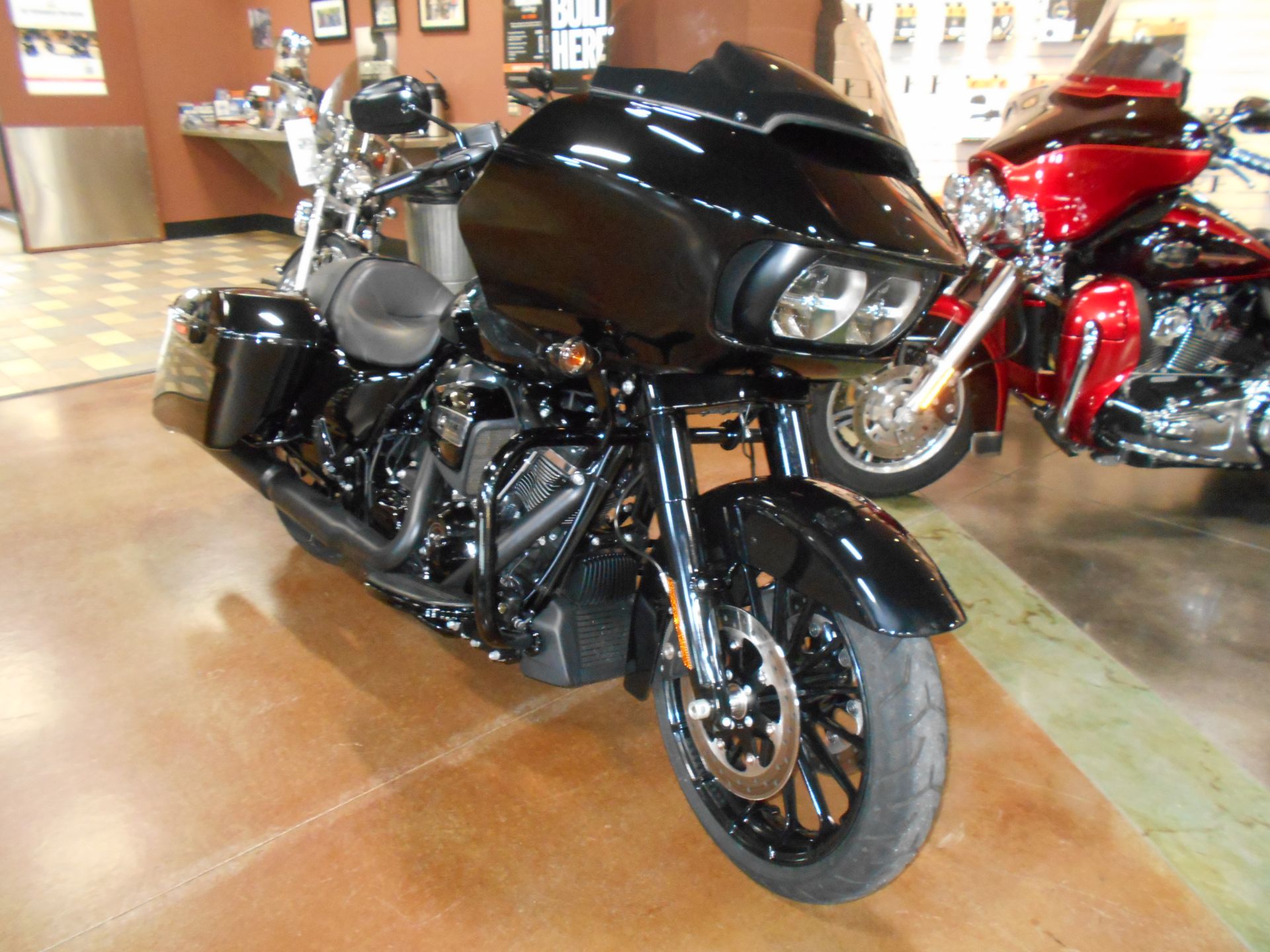 2019 Harley-Davidson Road Glide® Special in Mauston, Wisconsin - Photo 4