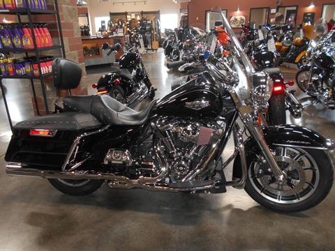 2017 Harley-Davidson Road King® in Mauston, Wisconsin - Photo 2