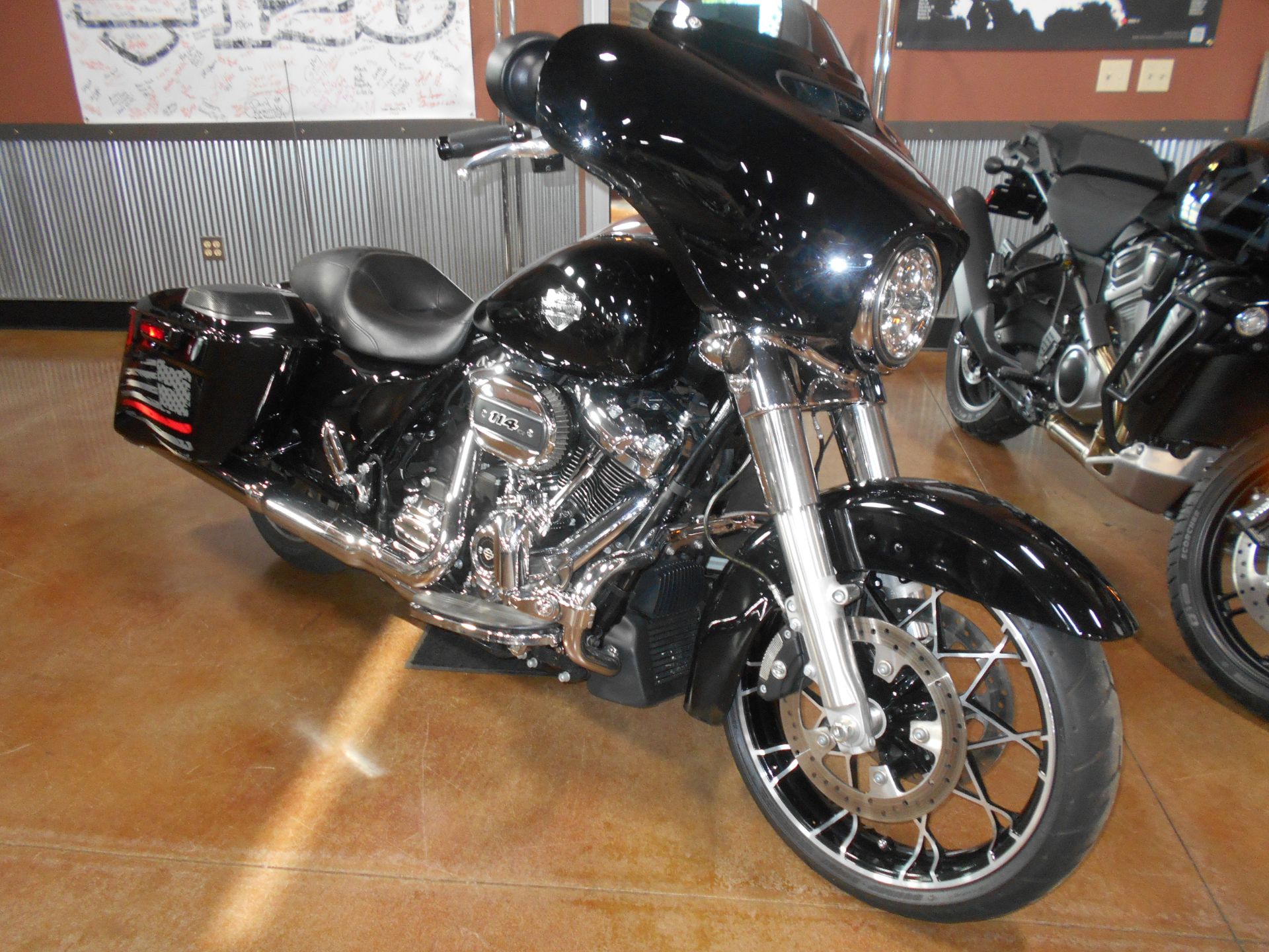 2021 Harley-Davidson Street Glide® Special in Mauston, Wisconsin - Photo 4