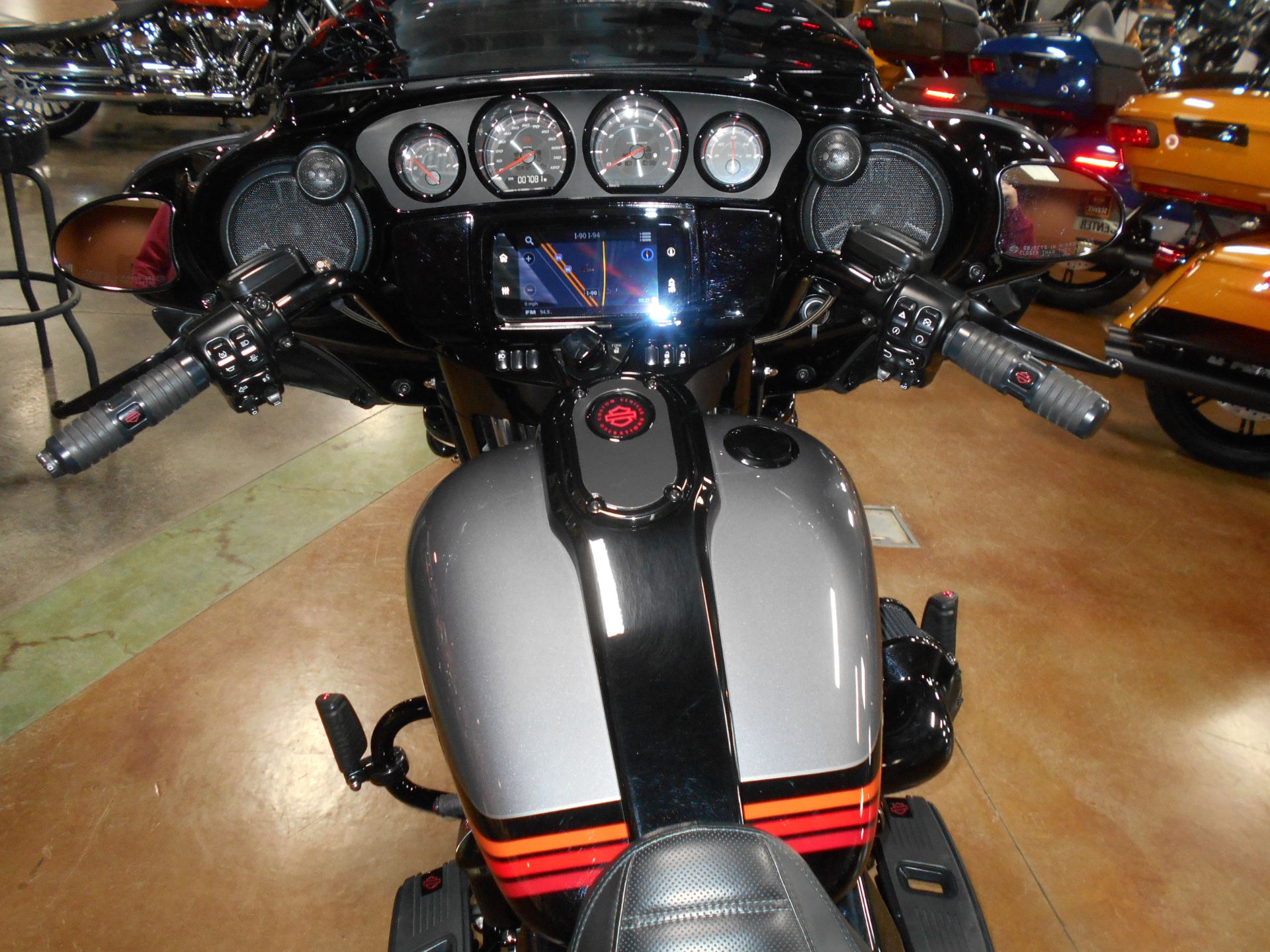 2020 Harley-Davidson CVO™ Street Glide® in Mauston, Wisconsin - Photo 8