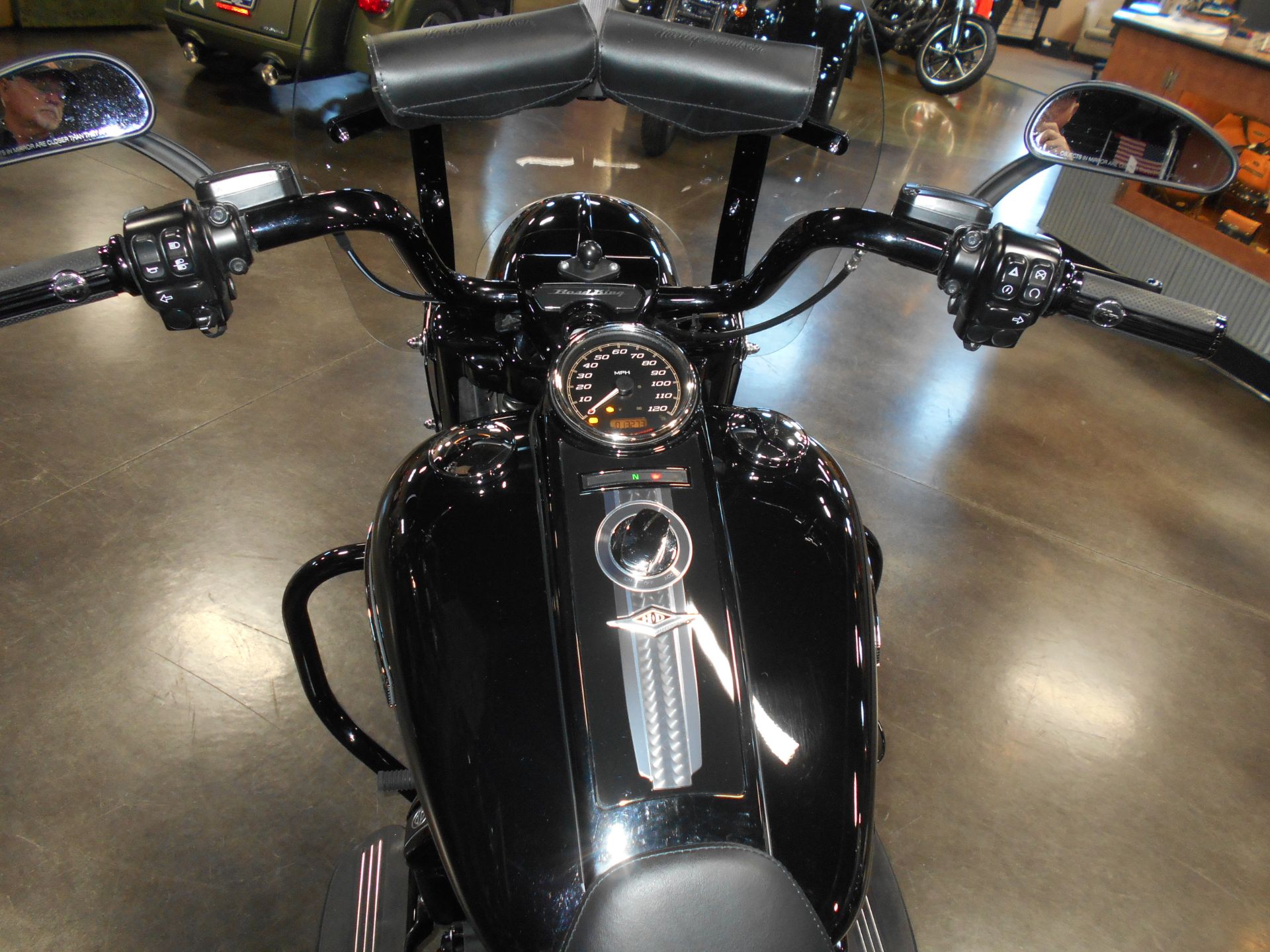 2018 Harley-Davidson Road King® Special in Mauston, Wisconsin - Photo 8