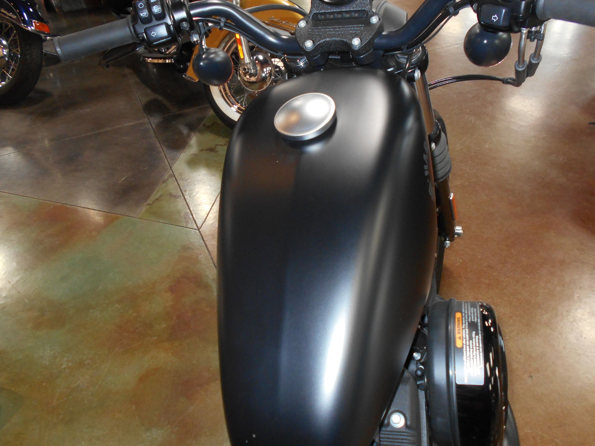 2021 Harley-Davidson Iron 883™ in Mauston, Wisconsin - Photo 7