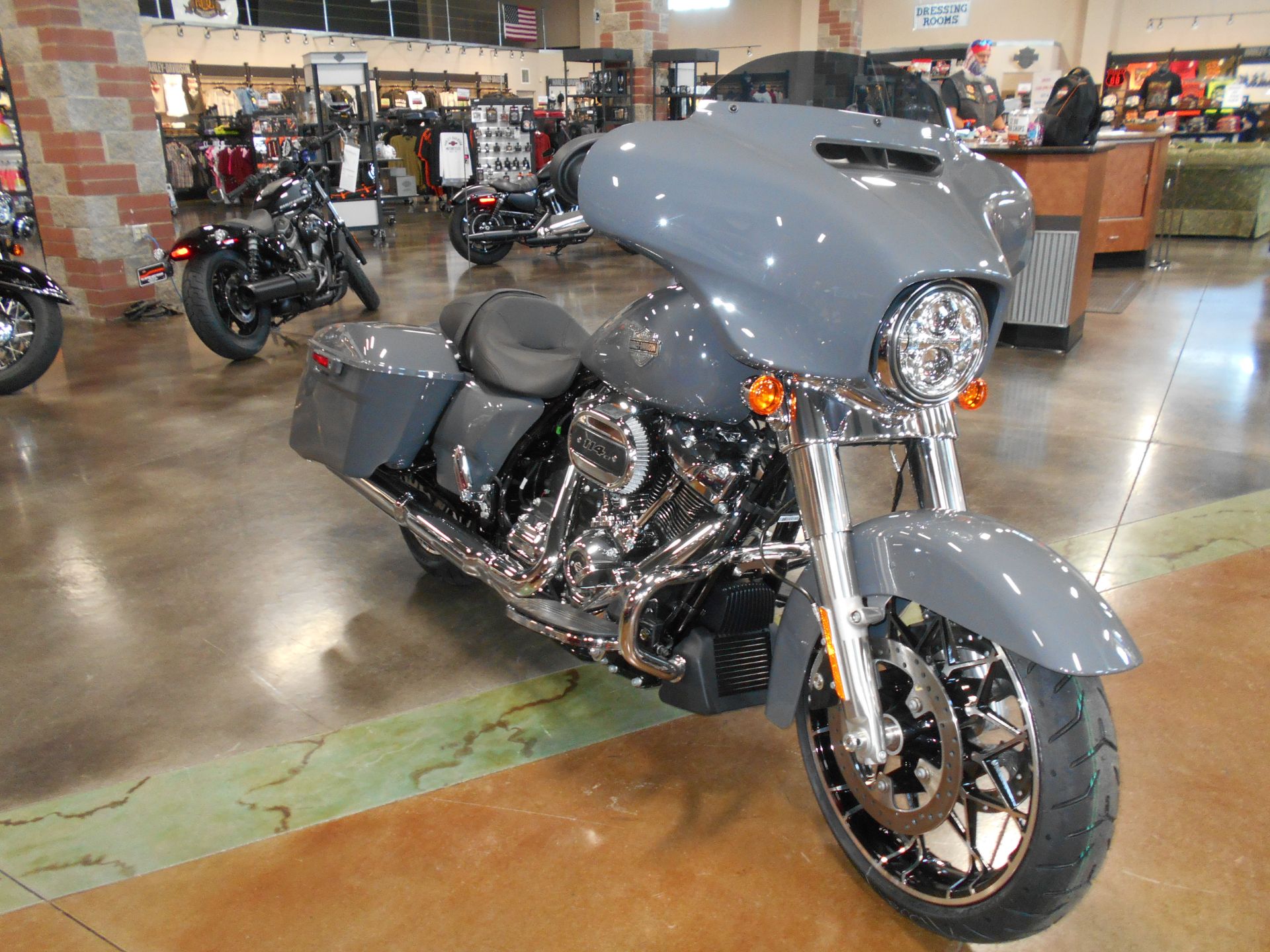 2022 Harley-Davidson Street Glide® Special in Mauston, Wisconsin - Photo 4