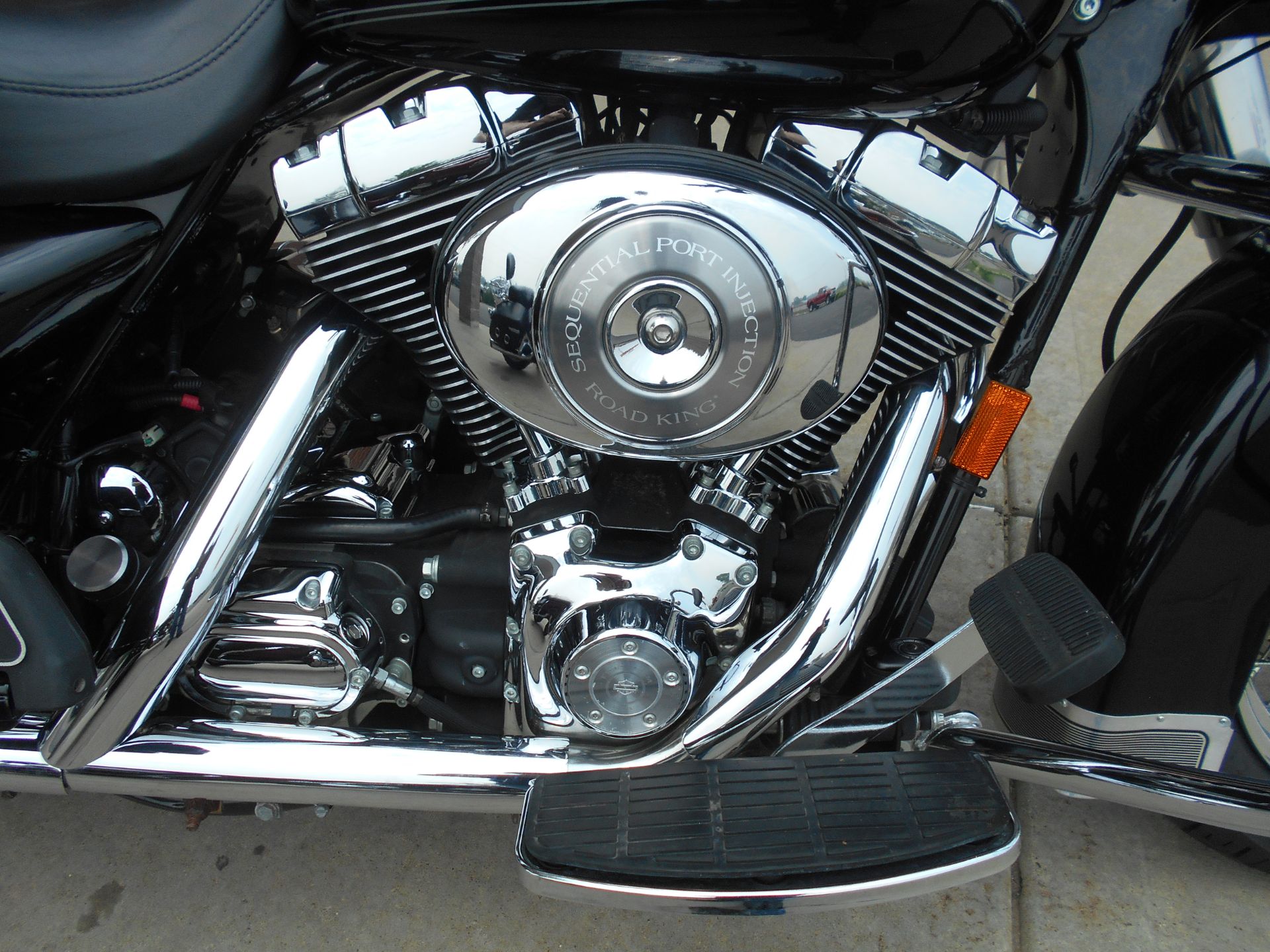 2004 Harley-Davidson FLHRCI Road King® Classic in Mauston, Wisconsin - Photo 5