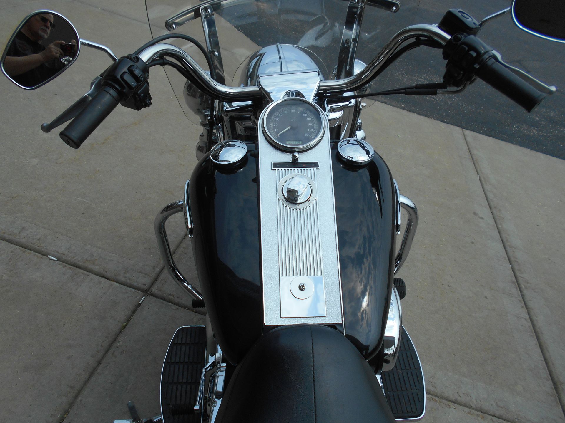 2004 Harley-Davidson FLHRCI Road King® Classic in Mauston, Wisconsin - Photo 9