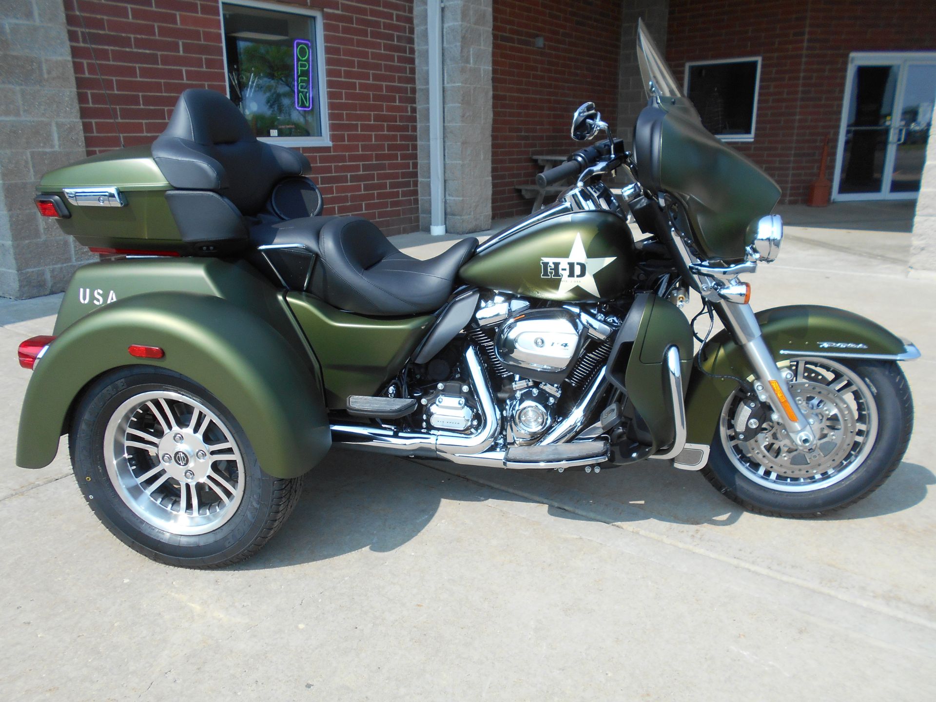 2022 Harley-Davidson Tri Glide Ultra (G.I. Enthusiast Collection) in Mauston, Wisconsin - Photo 1