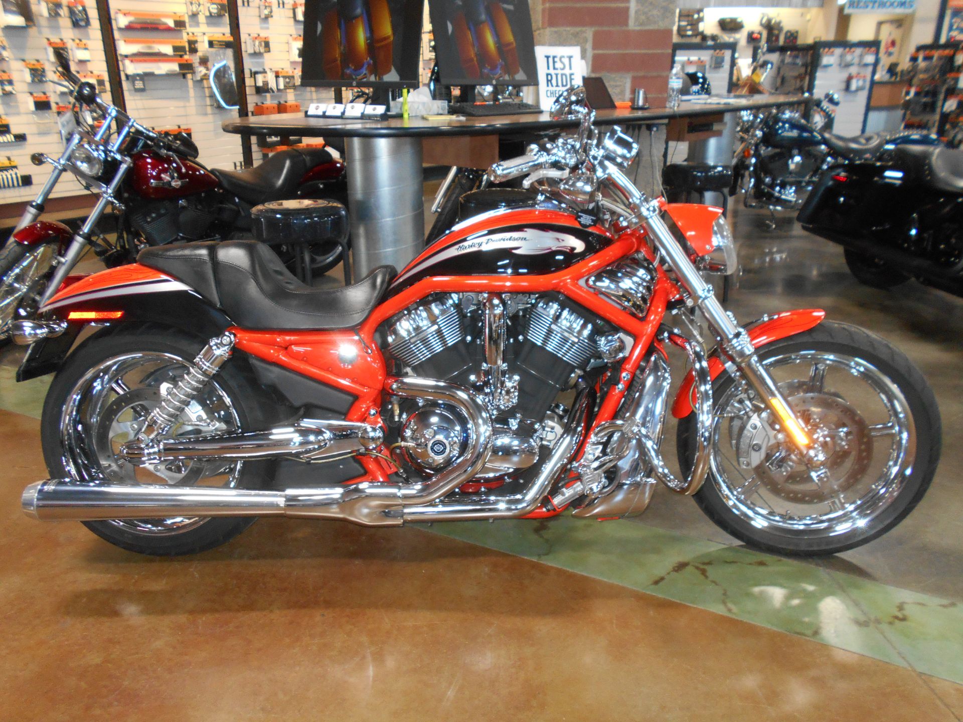 2006 Harley-Davidson CVO™ Screamin' Eagle® V-Rod® in Mauston, Wisconsin - Photo 1