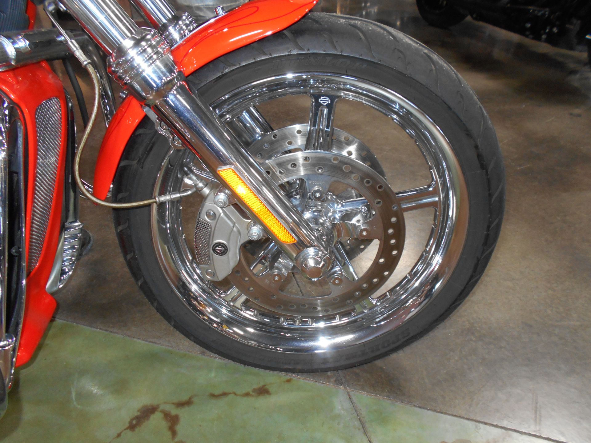 2006 Harley-Davidson CVO™ Screamin' Eagle® V-Rod® in Mauston, Wisconsin - Photo 3