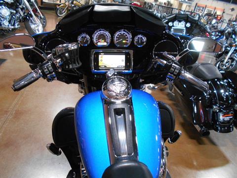2017 Harley-Davidson Ultra Limited in Mauston, Wisconsin - Photo 9