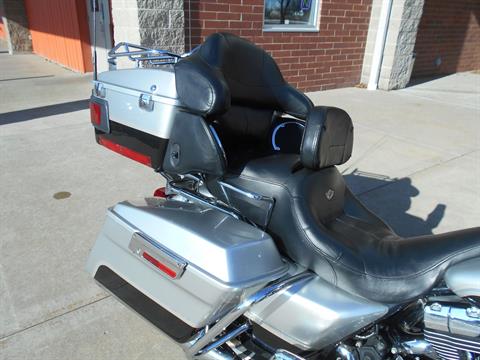 2003 Harley-Davidson FLHTCUI Ultra Classic® Electra Glide® in Mauston, Wisconsin - Photo 6