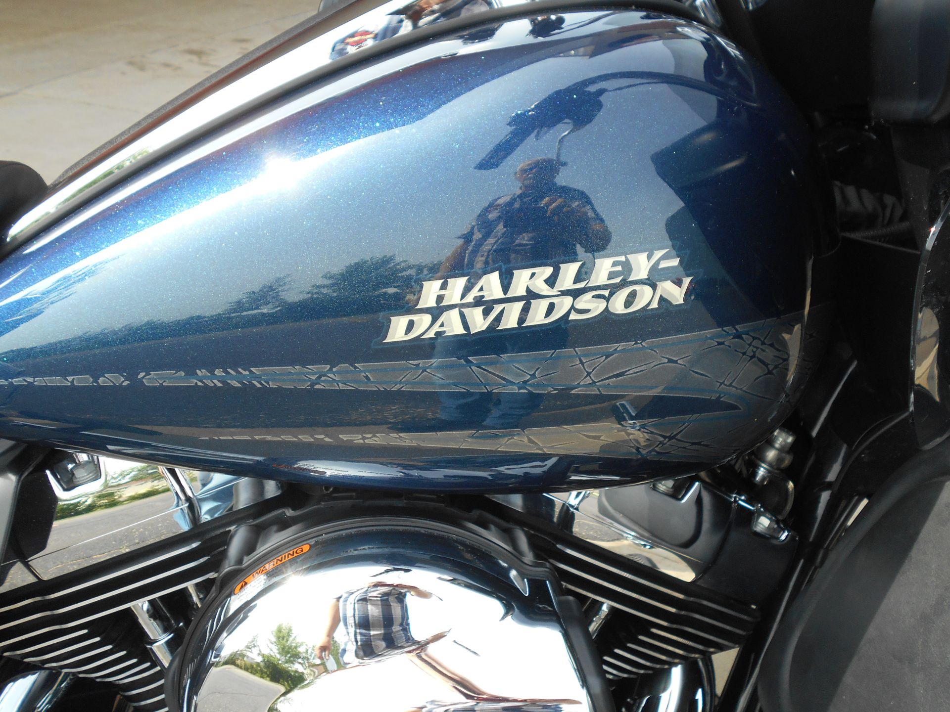 2016 Harley-Davidson Road Glide® Ultra in Mauston, Wisconsin - Photo 2