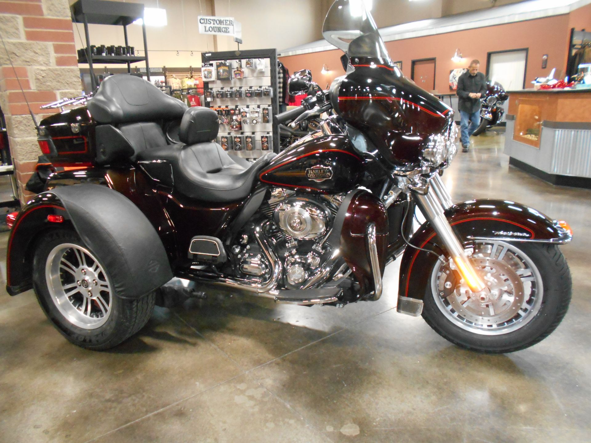 2011 Harley-Davidson Tri Glide® Ultra Classic® in Mauston, Wisconsin - Photo 1