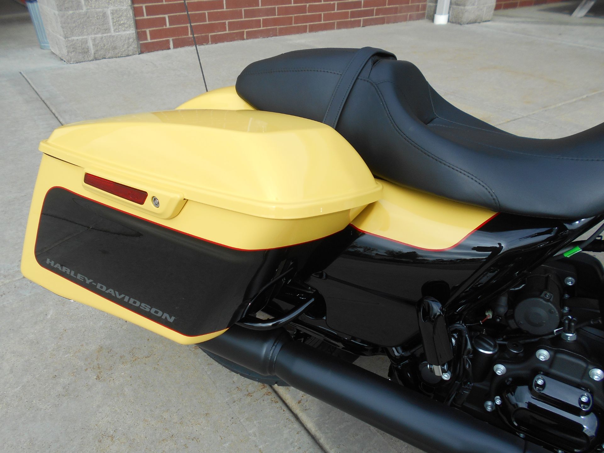 2023 Harley-Davidson Street Glide® Special in Mauston, Wisconsin - Photo 6