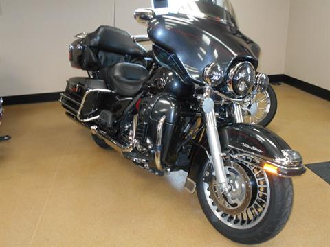 2009 Harley-Davidson Ultra Classic® Electra Glide® in Mauston, Wisconsin - Photo 4