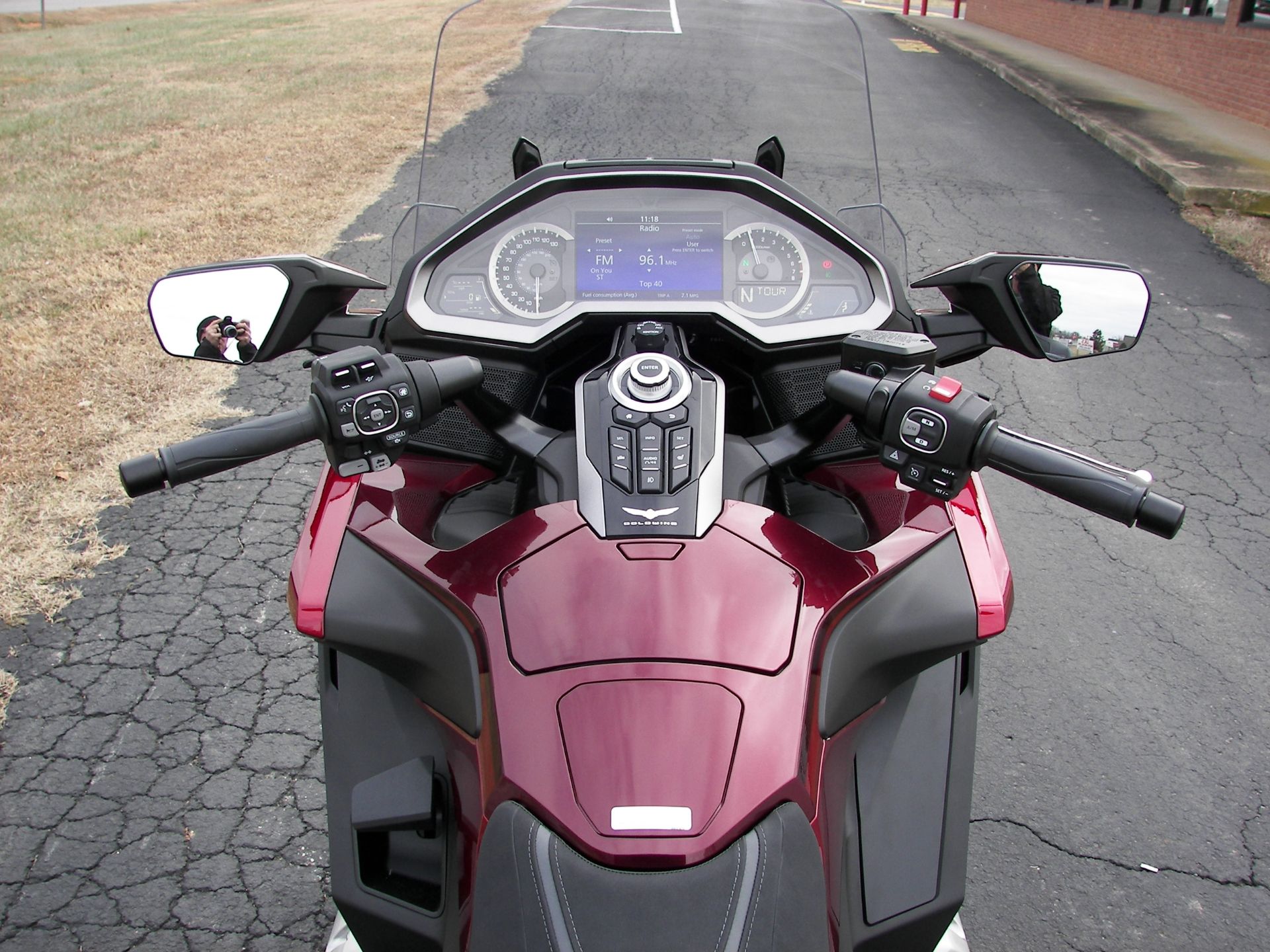 2023 Honda Gold Wing Tour Automatic DCT in Shelby, North Carolina - Photo 7