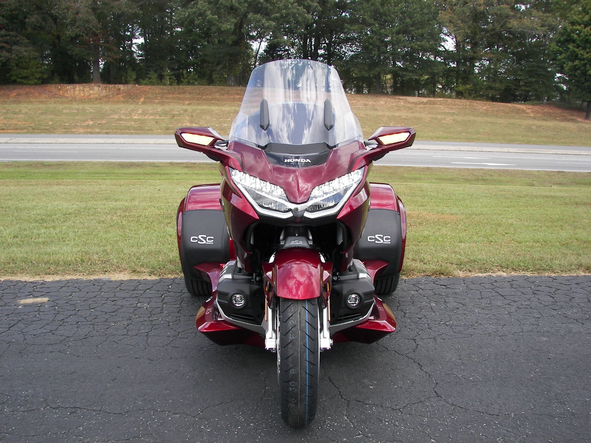 2023 Honda Gold Wing Tour Automatic DCT in Shelby, North Carolina - Photo 5