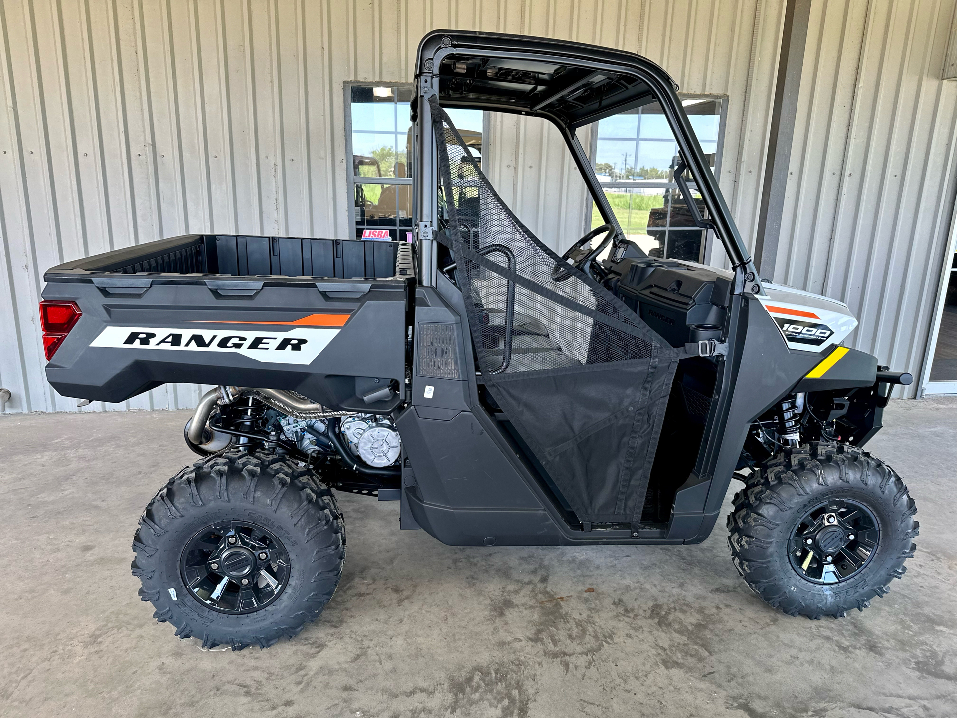 2025 Polaris Ranger 1000 Premium in Whitney, Texas - Photo 2