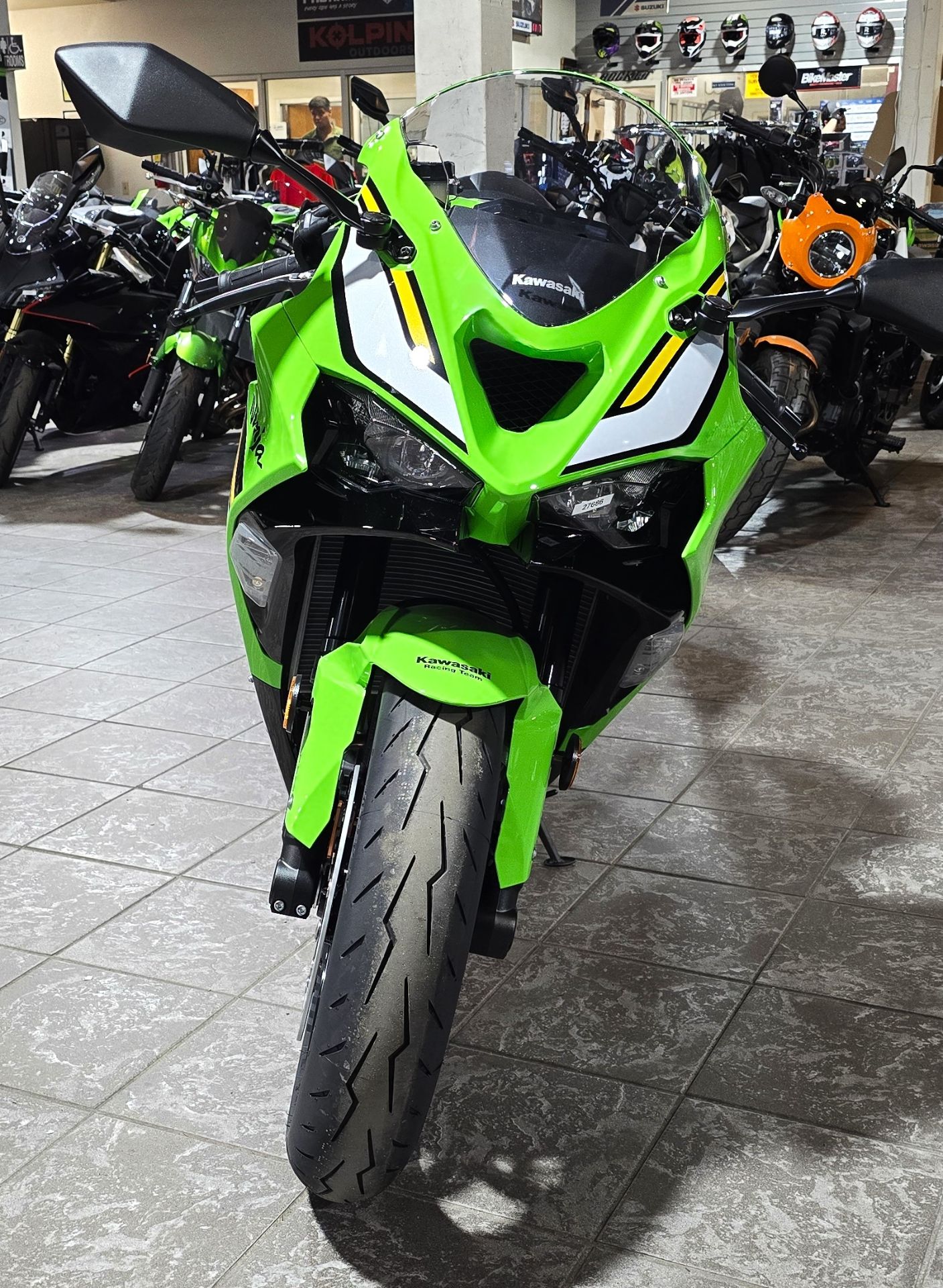 2025 Kawasaki Ninja ZX-6R KRT Edition in Salinas, California - Photo 6