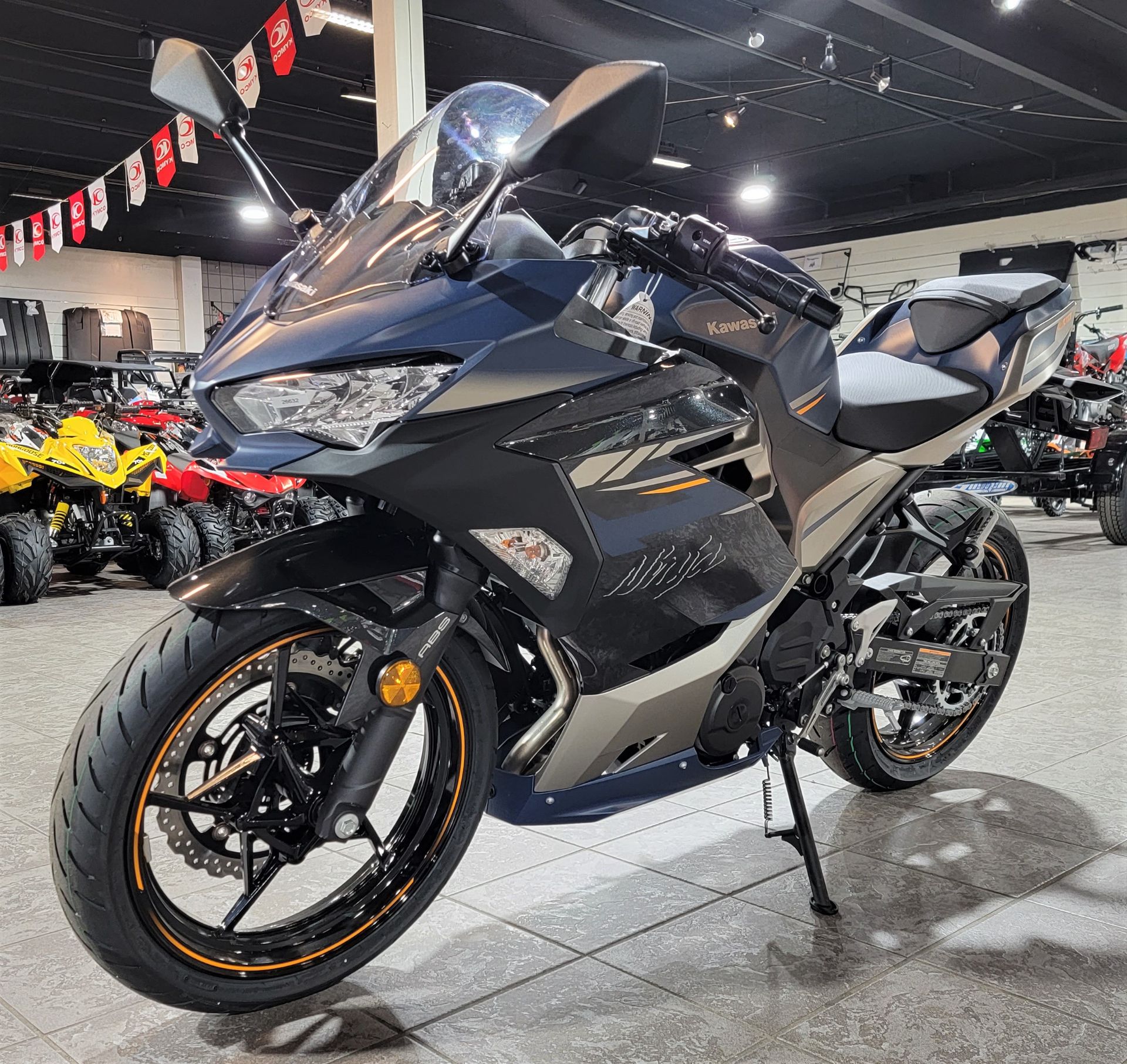 2023 Kawasaki Ninja 400 in Salinas, California - Photo 5