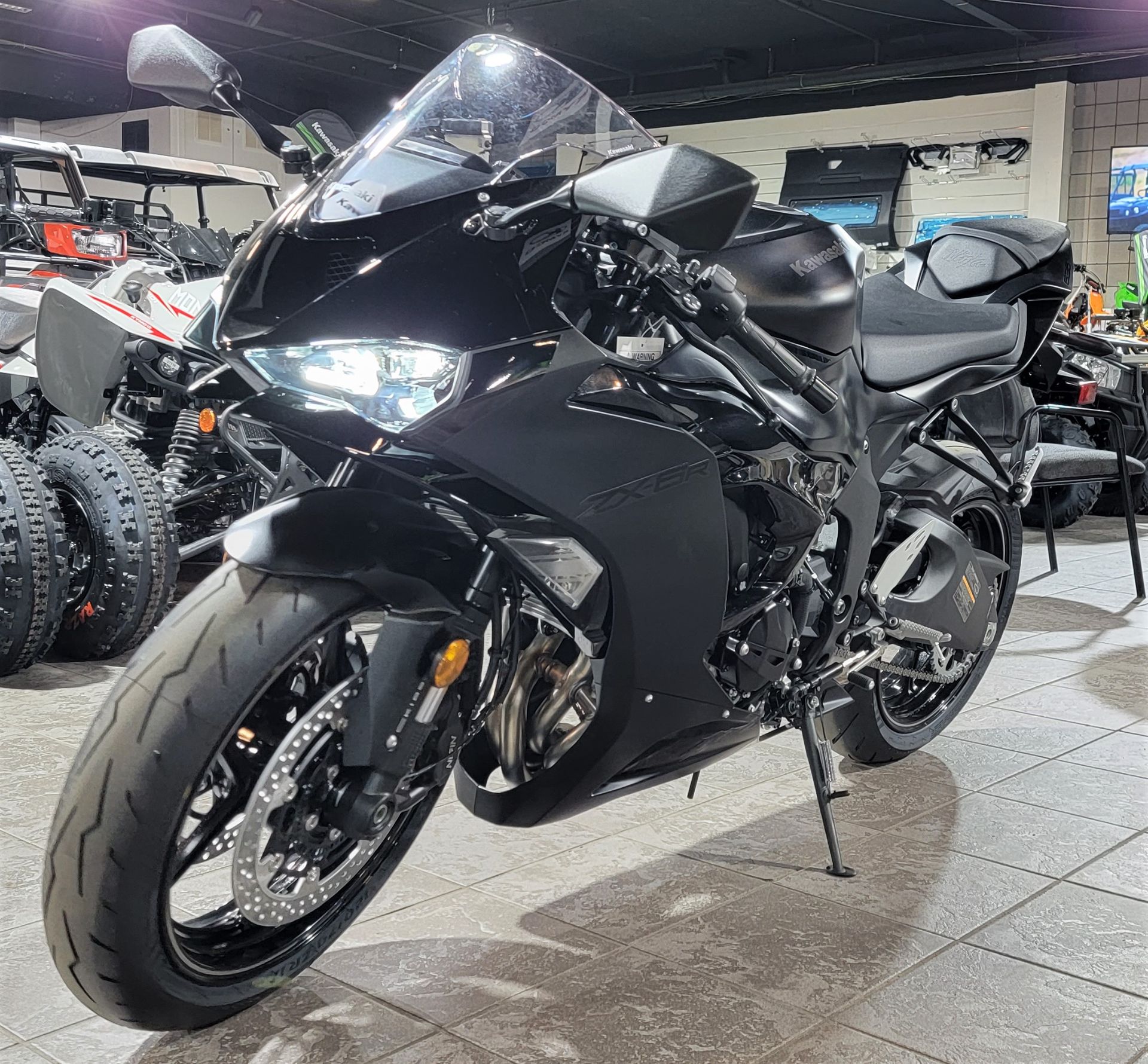 2024 Kawasaki Ninja ZX-6R ABS in Salinas, California - Photo 8