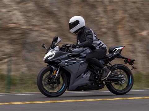 2023 CFMOTO 300SS ABS in Salinas, California - Photo 19