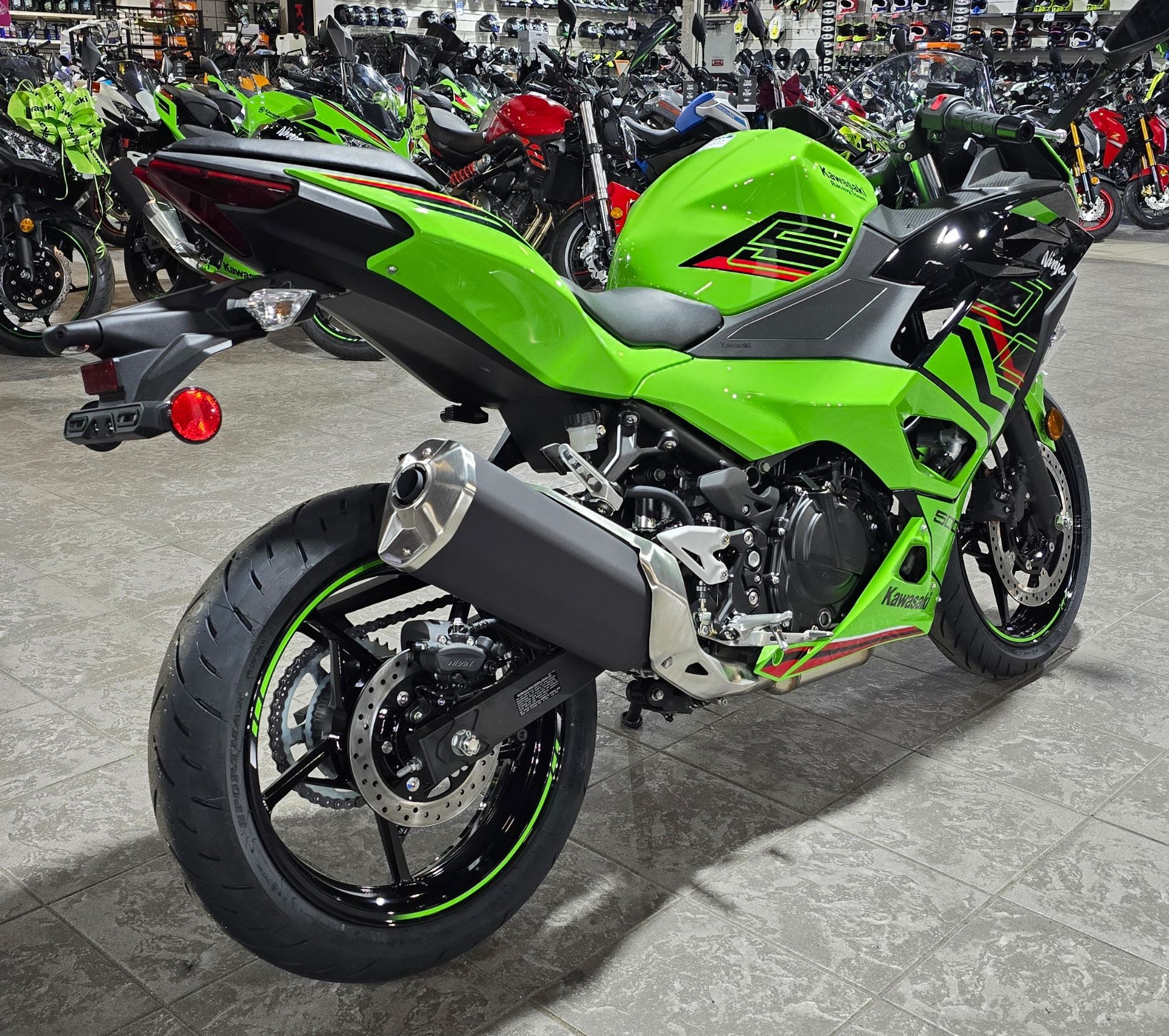2024 Kawasaki Ninja 500 KRT Edition in Salinas, California - Photo 8