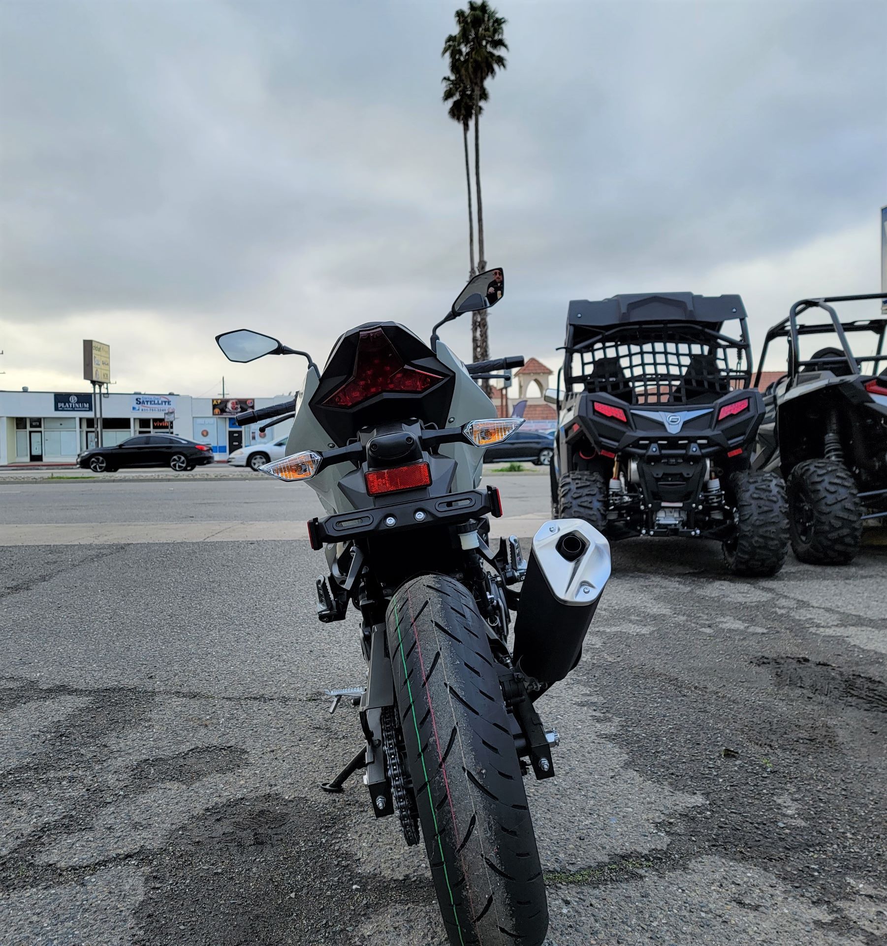 2022 Kawasaki Z400 ABS in Salinas, California - Photo 8