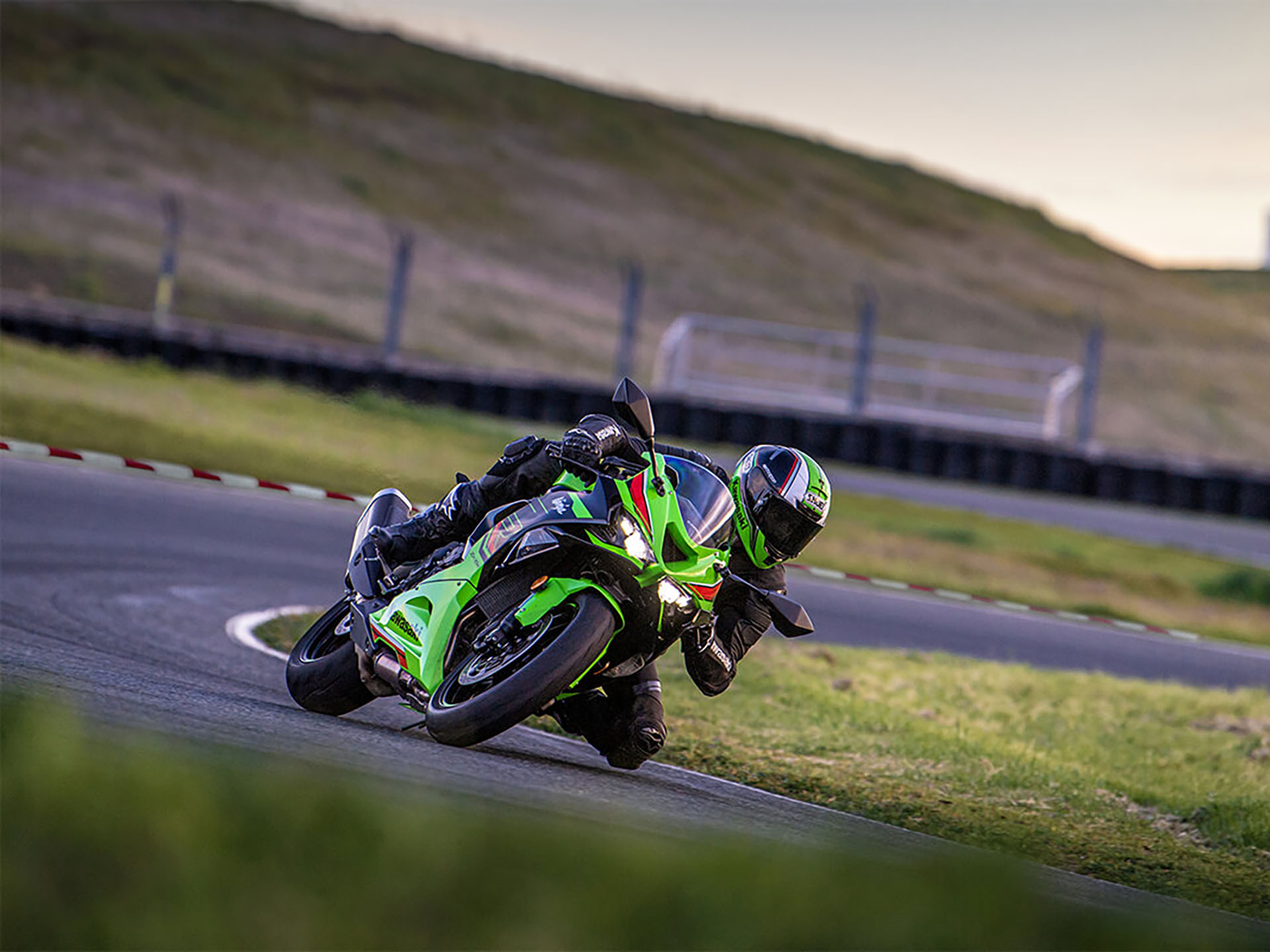 2024 Kawasaki Ninja ZX-6R KRT 40TH ANNIVERSARY EDITION ABS in Salinas, California - Photo 22