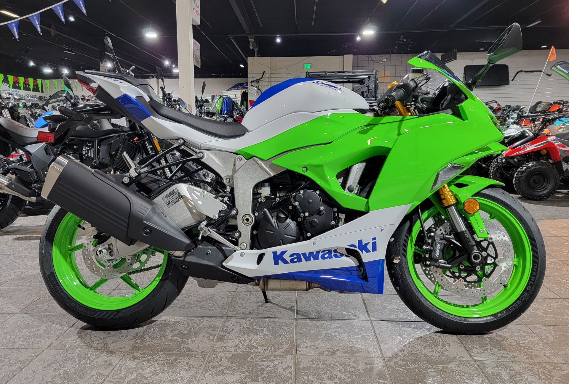 2024 Kawasaki Ninja ZX-6R KRT 40TH ANNIVERSARY EDITION ABS in Salinas, California - Photo 3