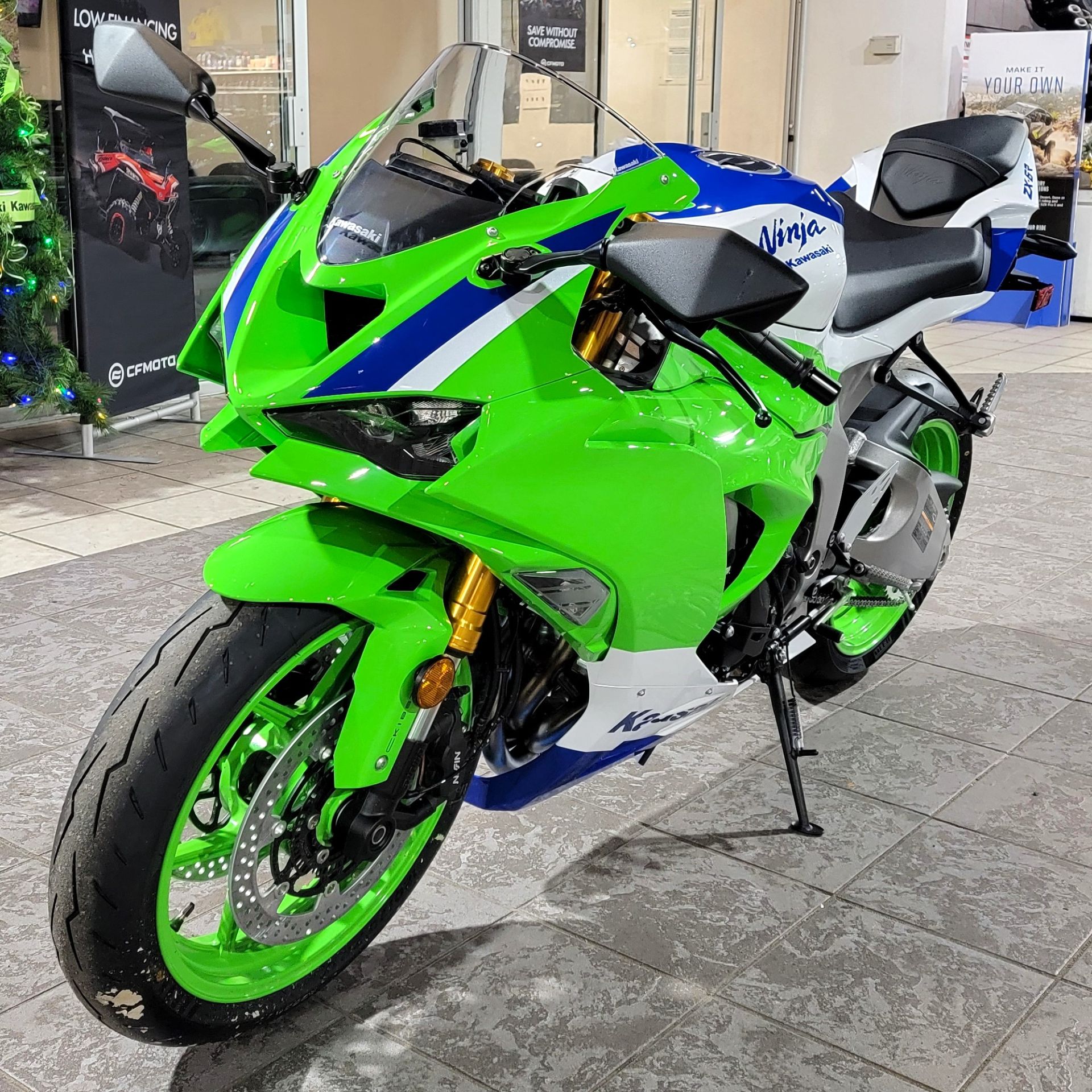 2024 Kawasaki Ninja ZX-6R KRT 40TH ANNIVERSARY EDITION ABS in Salinas, California - Photo 6