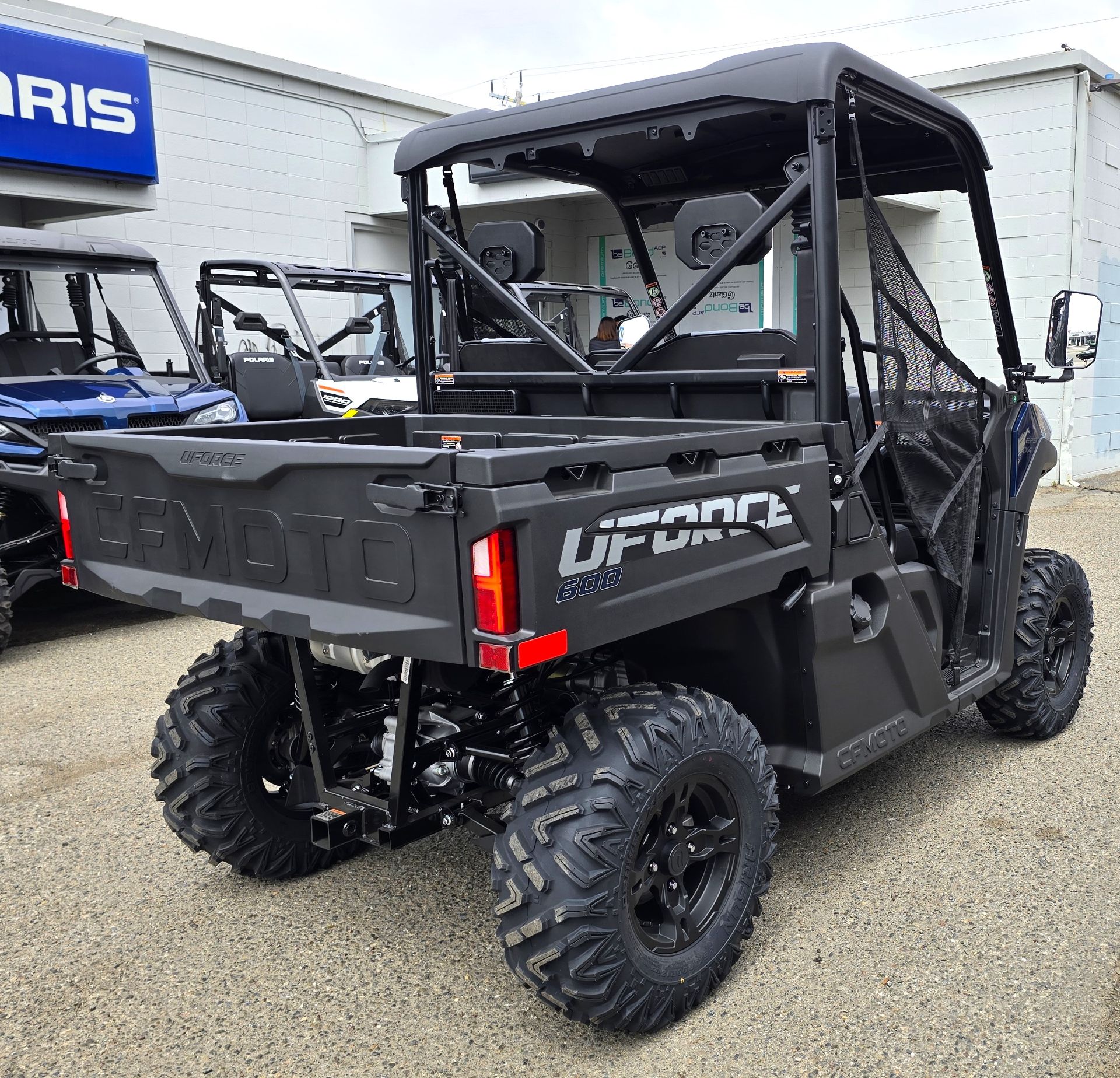 2024 CFMOTO UForce 600 4X4 EPS in Salinas, California - Photo 10