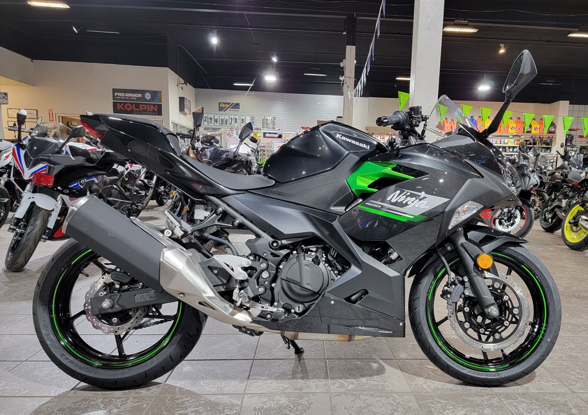 2023 Kawasaki Ninja 400 in Salinas, California - Photo 3