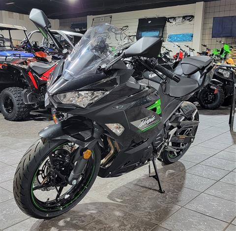 2023 Kawasaki Ninja 400 in Salinas, California - Photo 6