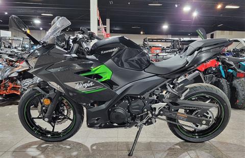 2023 Kawasaki Ninja 400 in Salinas, California - Photo 2