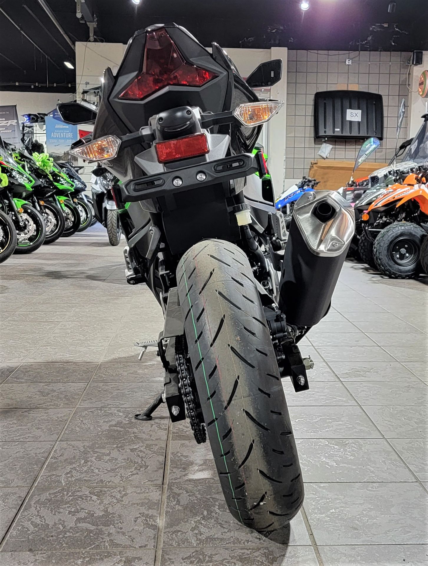 2023 Kawasaki Ninja 400 in Salinas, California - Photo 8