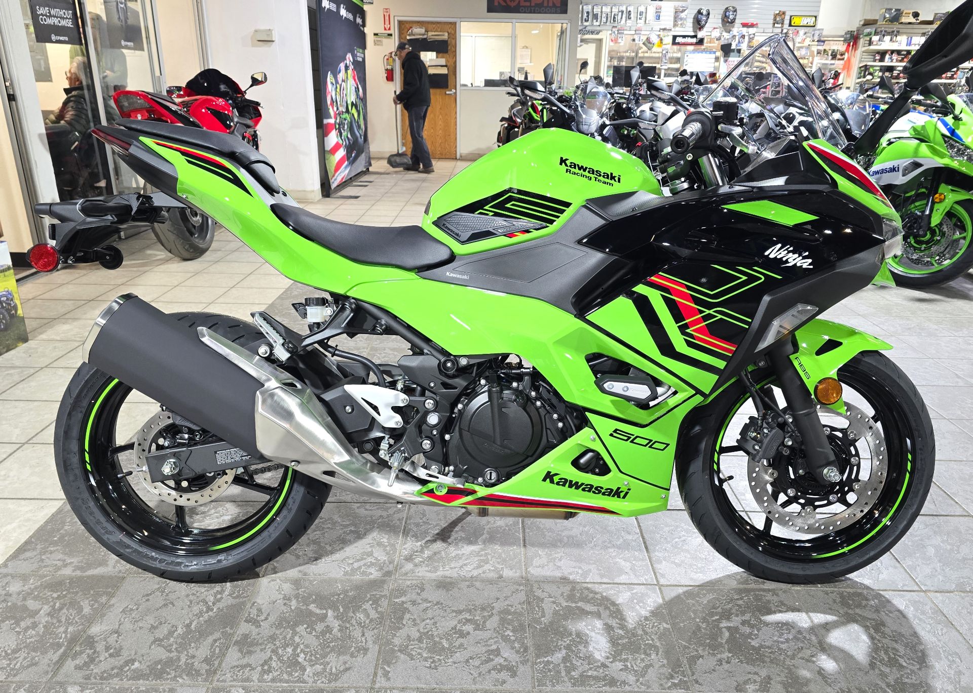 2024 Kawasaki Ninja 500 KRT Edition SE ABS in Salinas, California - Photo 3