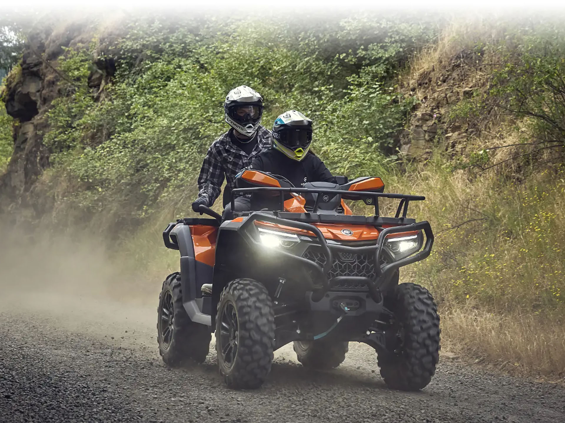 2025 CFMOTO CForce 800 Touring 4X4  EPS in Salinas, California - Photo 15