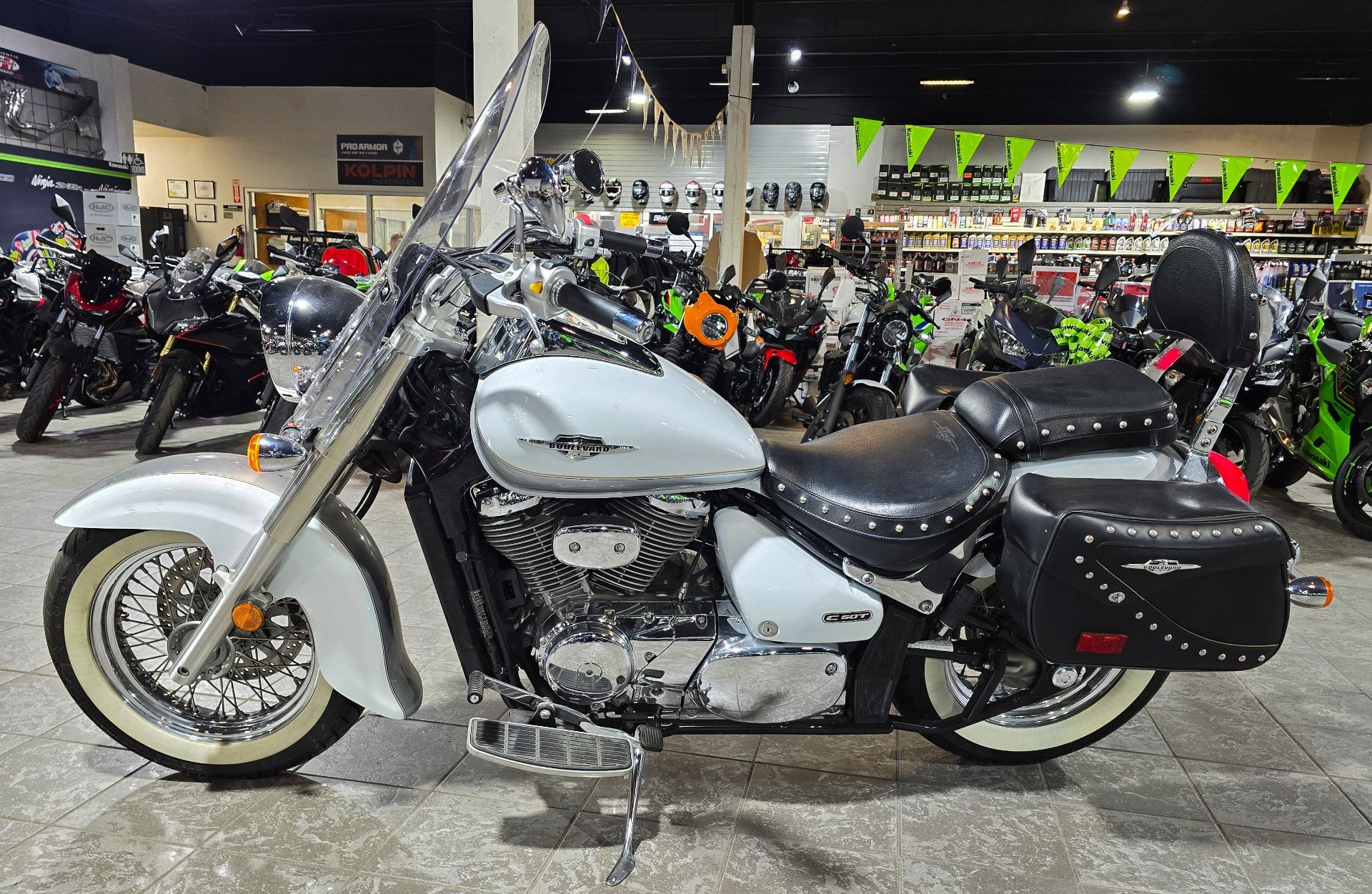 2013 Suzuki Boulevard C50T in Salinas, California - Photo 3