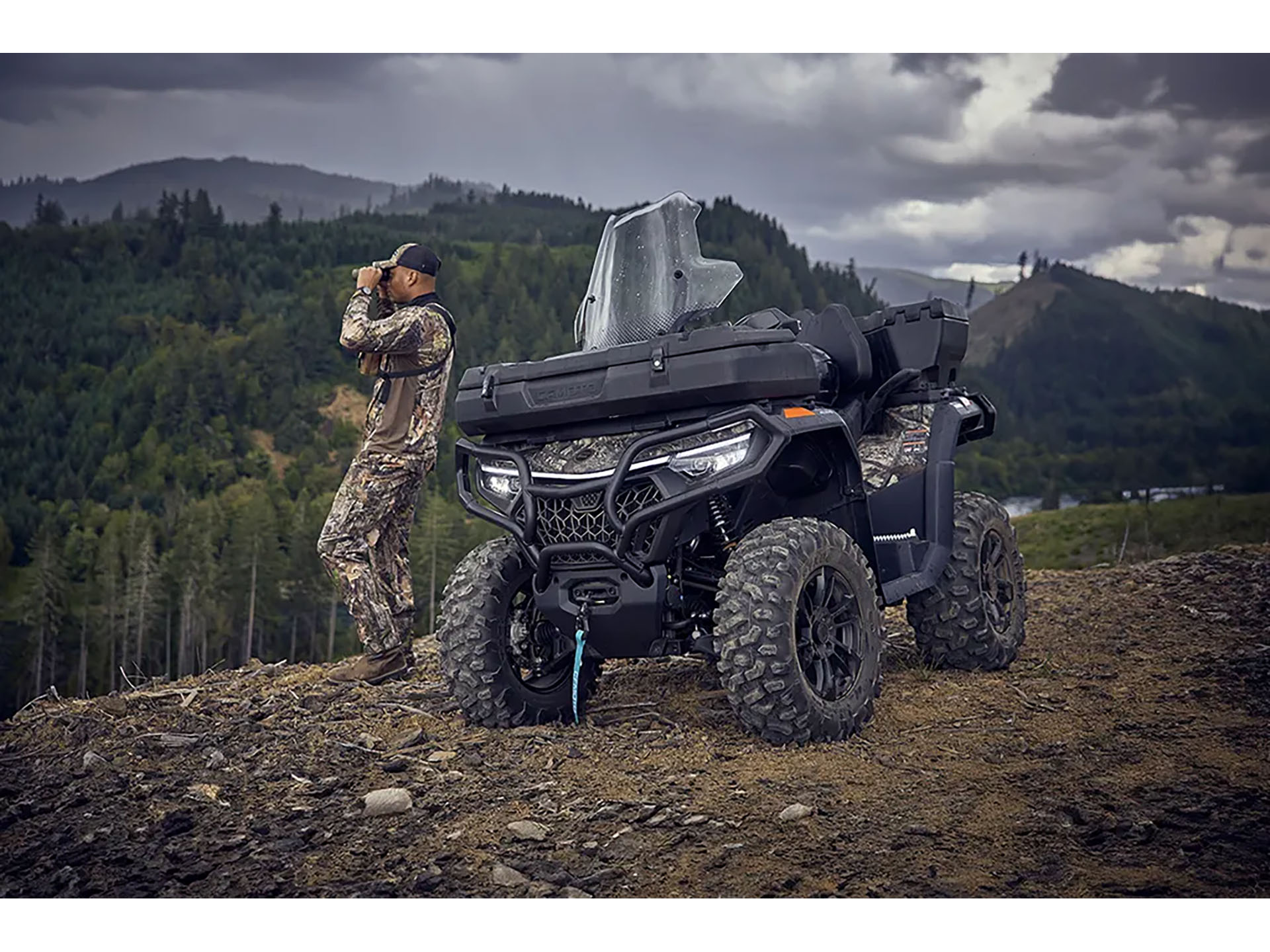 2025 CFMOTO CForce 1000 Touring 4X4 EPS in Salinas, California - Photo 10