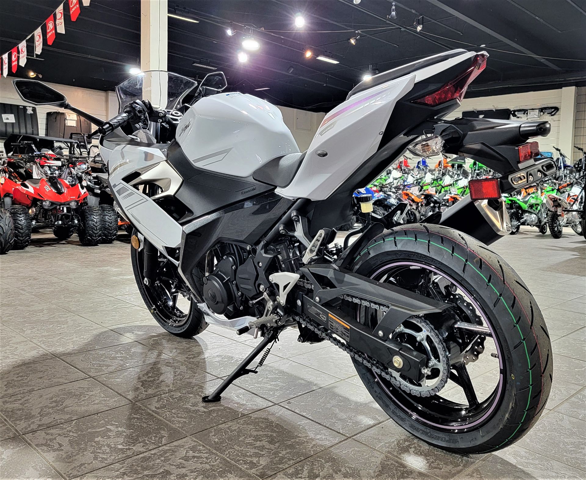 2023 Kawasaki Ninja 400 in Salinas, California - Photo 7