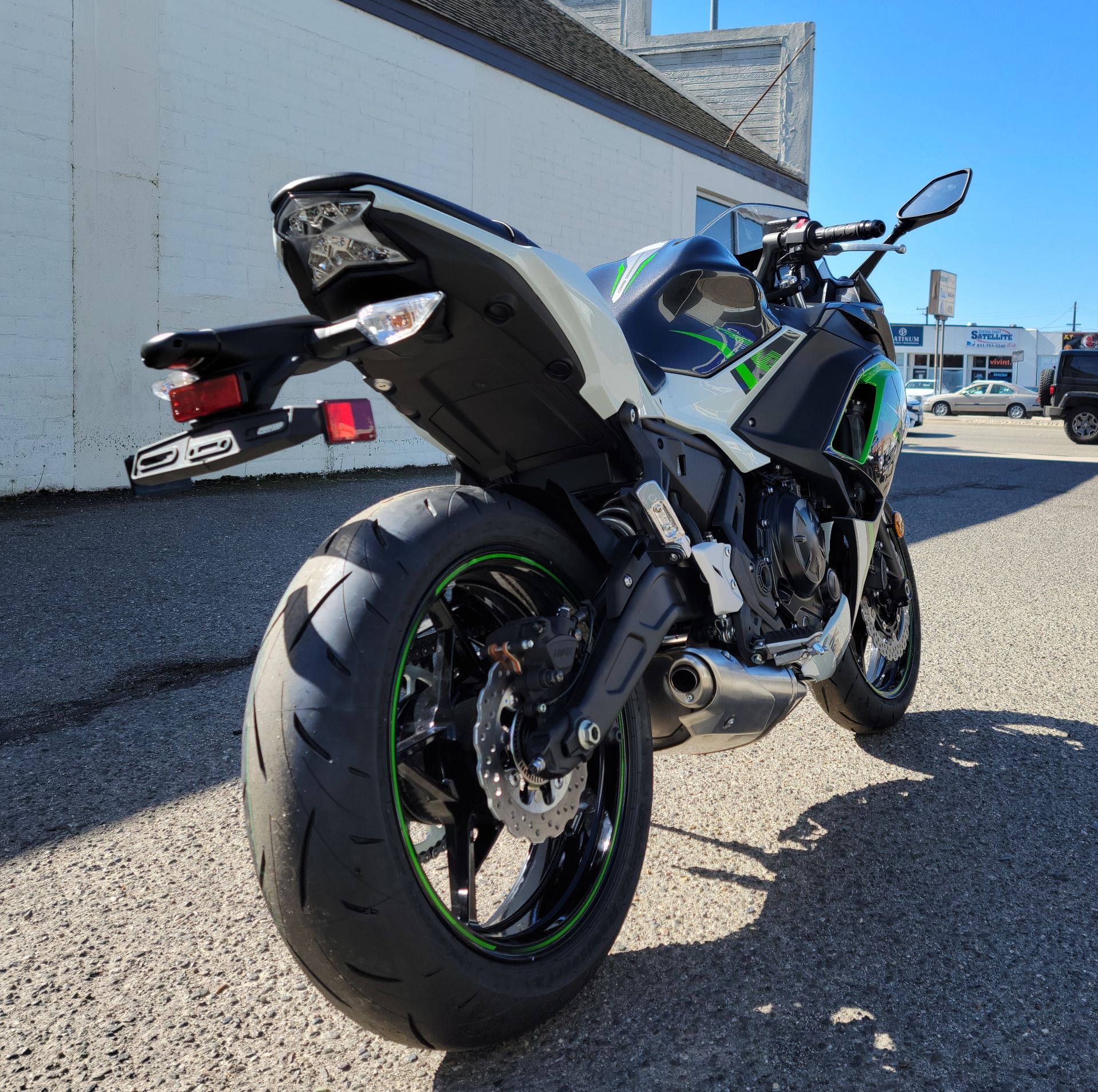 2022 Kawasaki Ninja 650 ABS in Salinas, California - Photo 9
