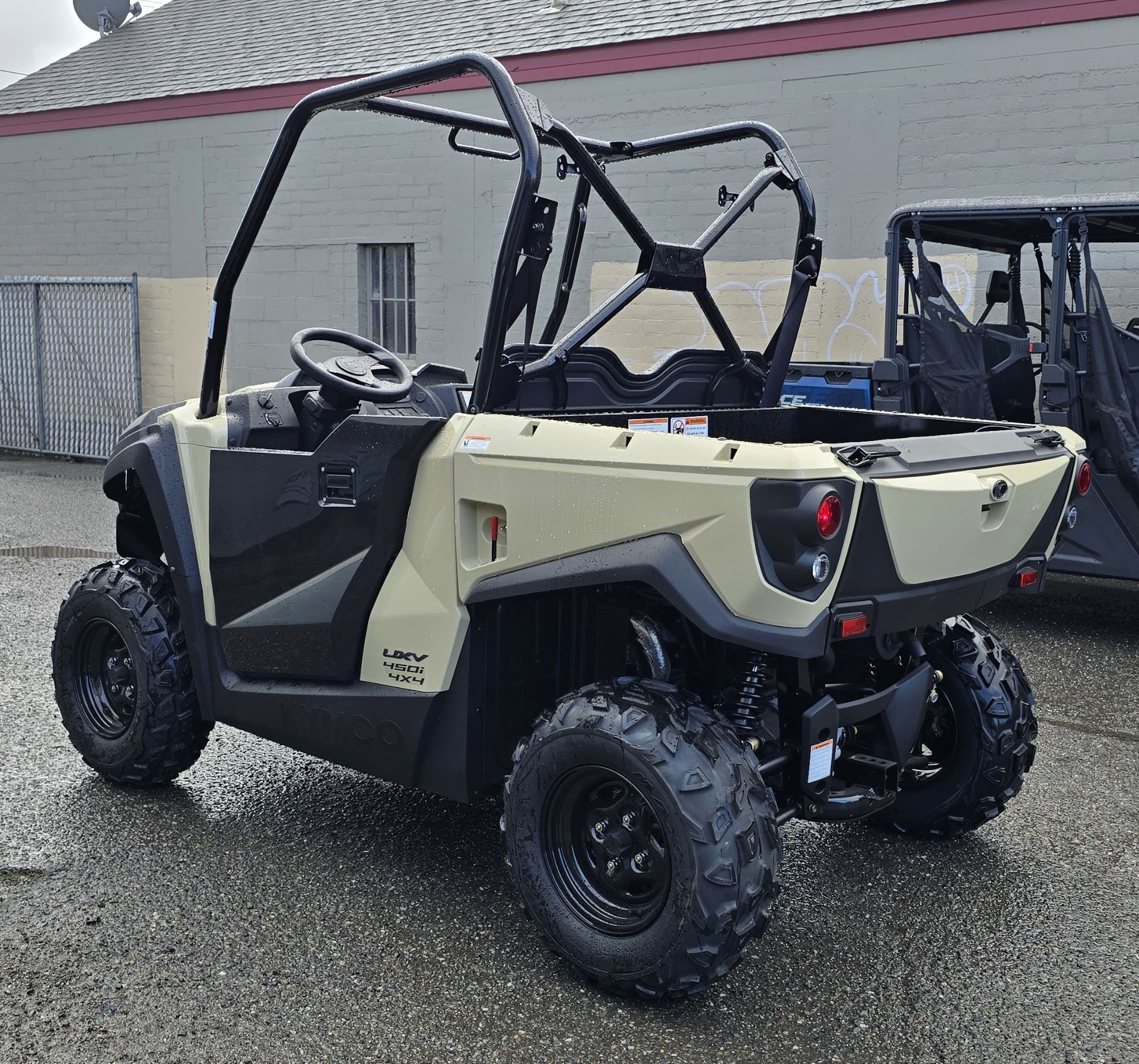 2023 Kymco UXV 450i in Salinas, California - Photo 8