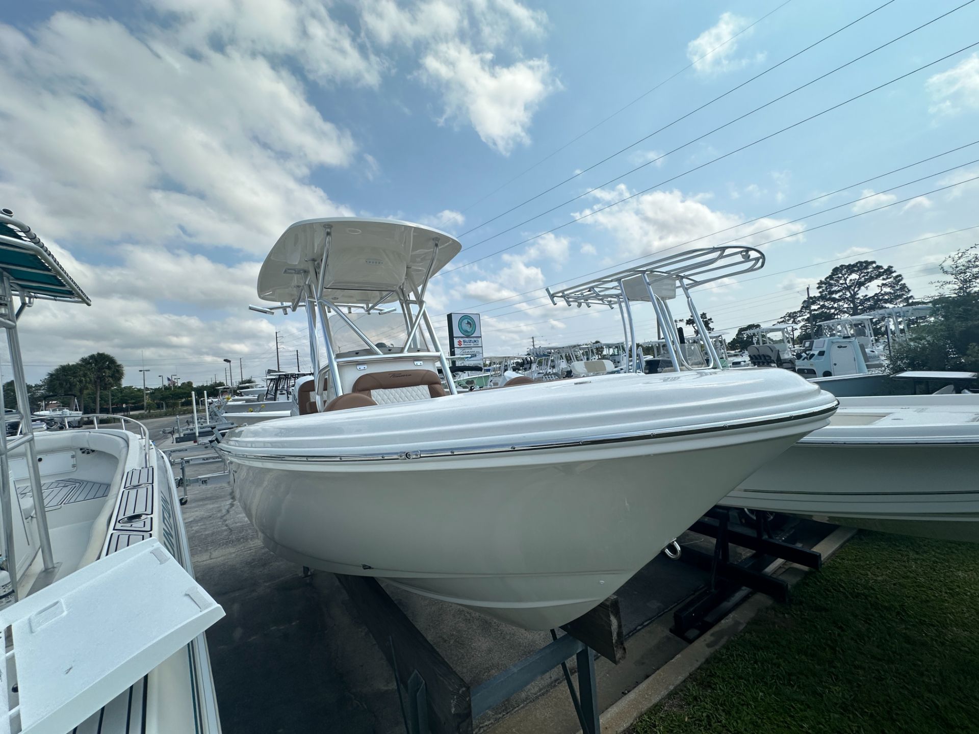 2024 Pioneer 202 Sportfish in Stuart, Florida - Photo 2