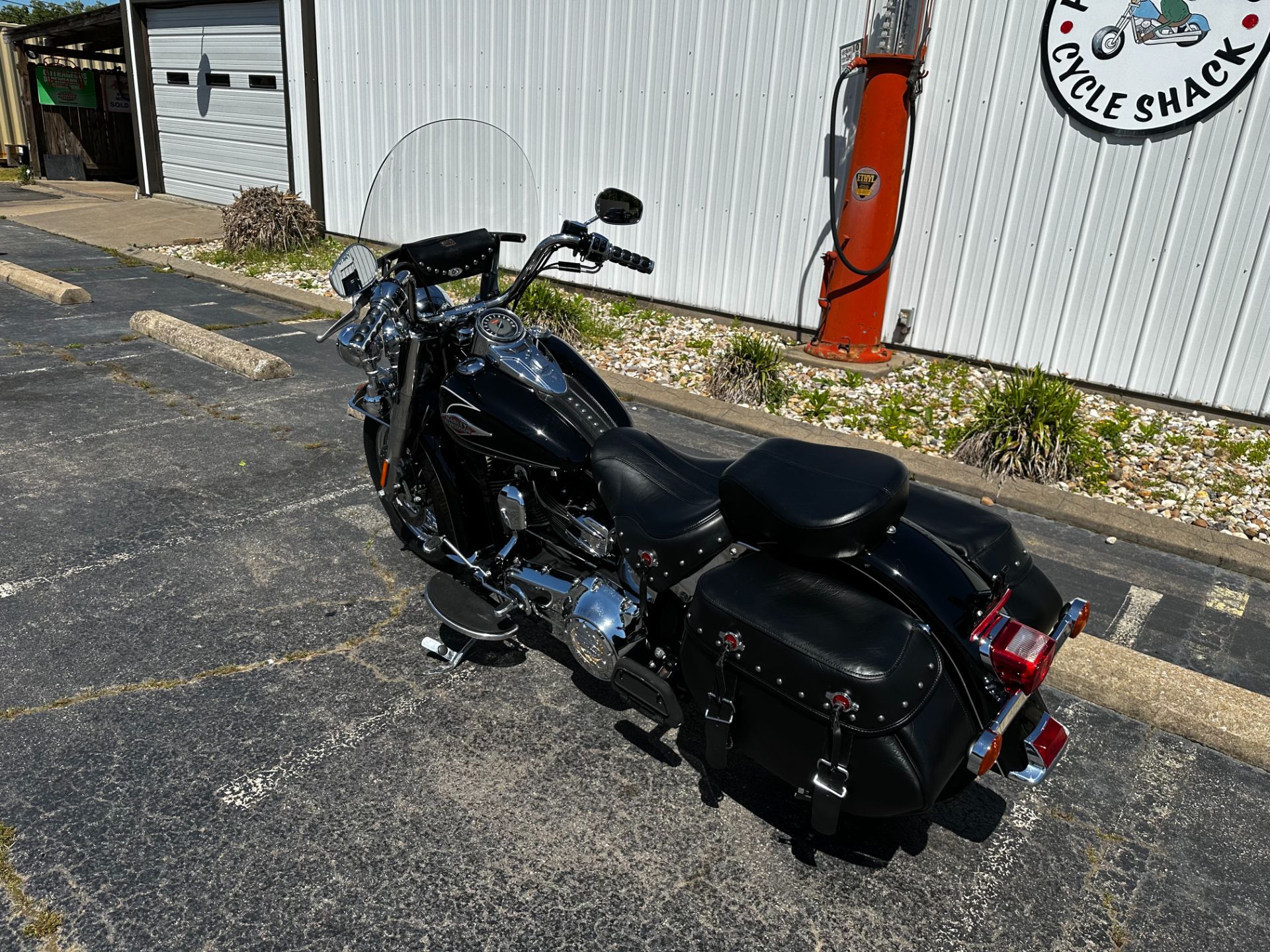 2011 Harley-Davidson Heritage Softail® Classic in Greenbrier, Arkansas - Photo 2
