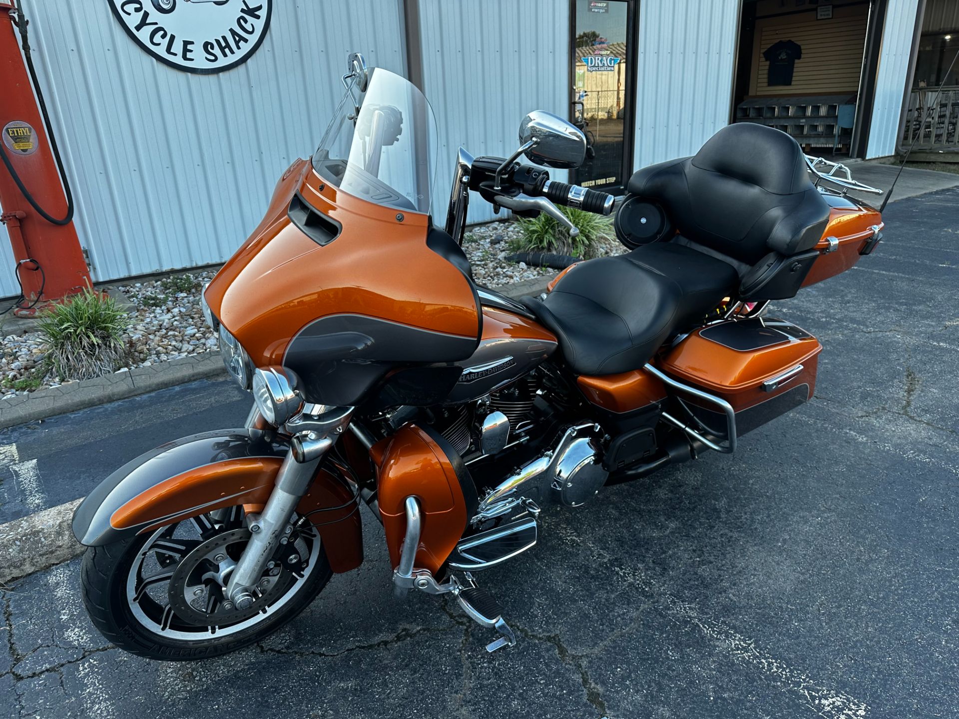 2015 Harley-Davidson Electra Glide® Ultra Classic® in Greenbrier, Arkansas - Photo 2