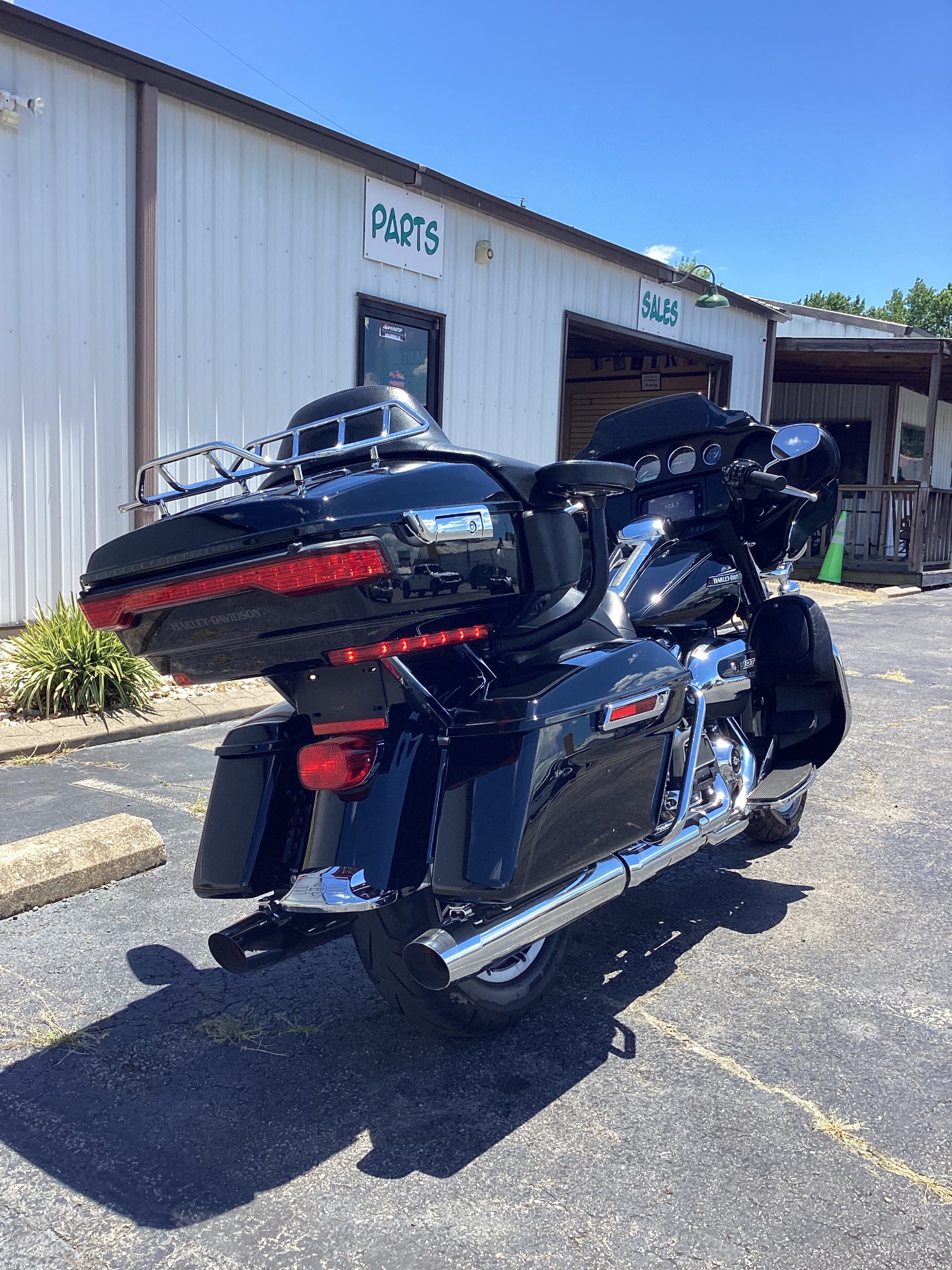 2019 Harley-Davidson Electra Glide® Ultra Classic® in Greenbrier, Arkansas - Photo 3